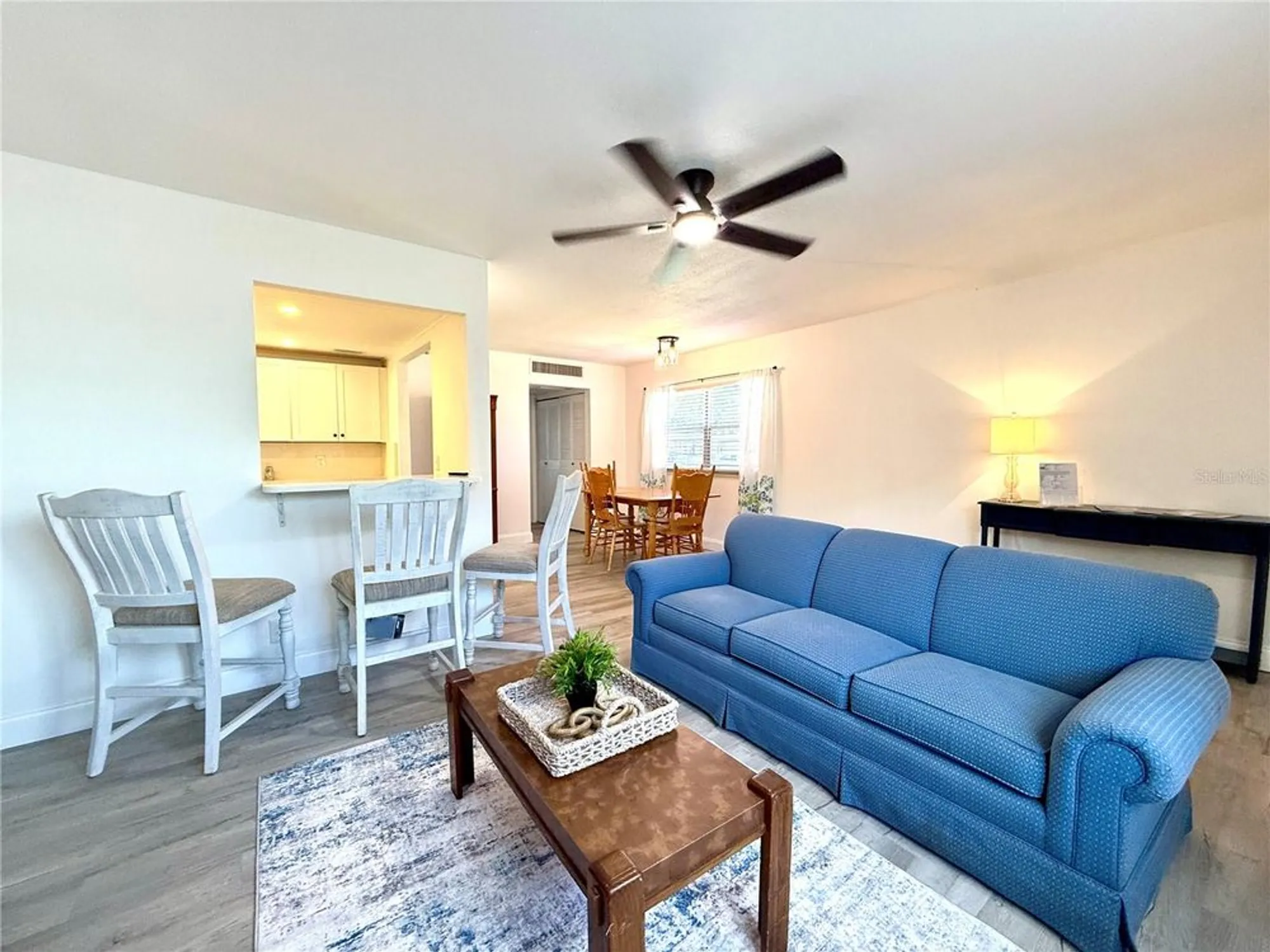 Property Slideshow image 4 of 28 | 1802 bedford ln 7, Sun City Center, FL, 33573