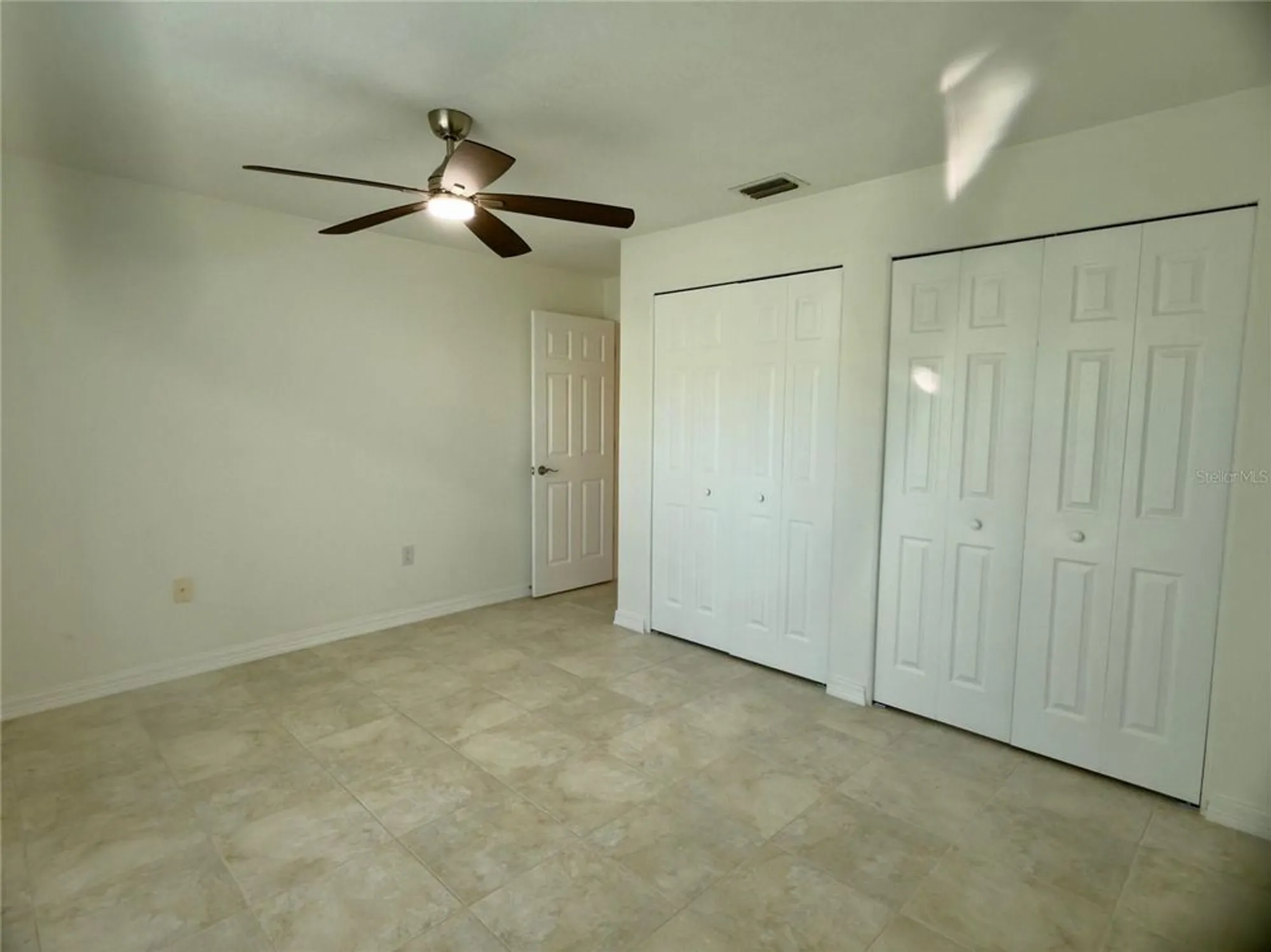 Property Slideshow image 17 of 23 | 4001 oakhurst dr 3119, Sarasota, FL, 34233
