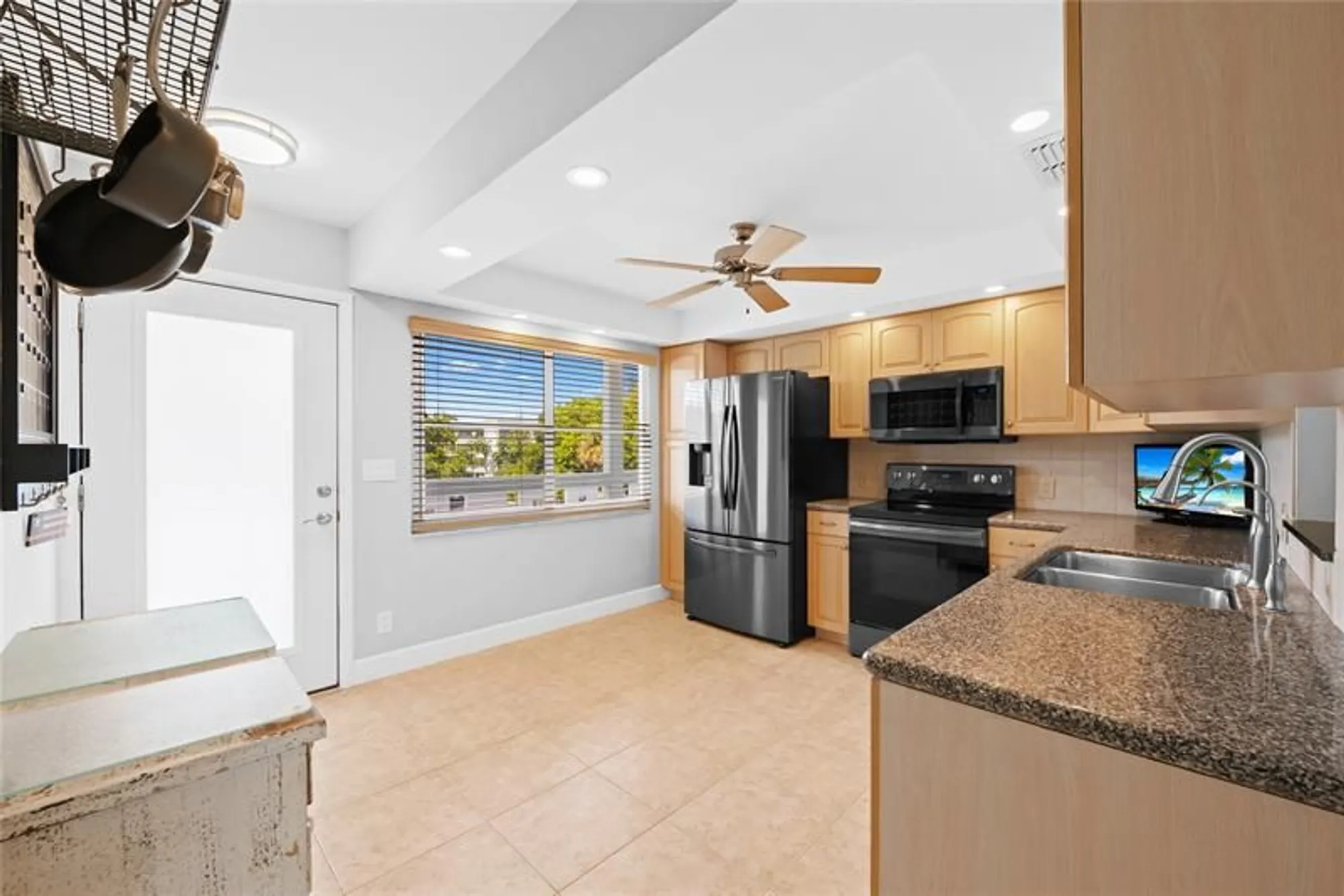 Property Slideshow image 19 of 25 | 2802 victoria way j3, Coconut Creek, FL, 33066