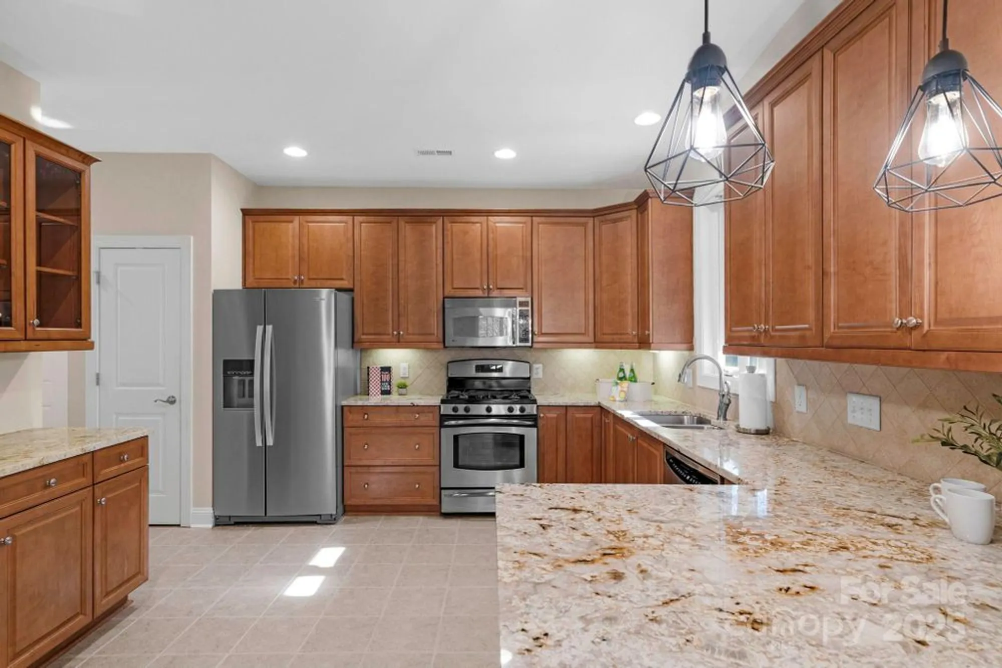 Property Slideshow image 5 of 43 | 3038 bellasera way, Matthews, NC, 28105