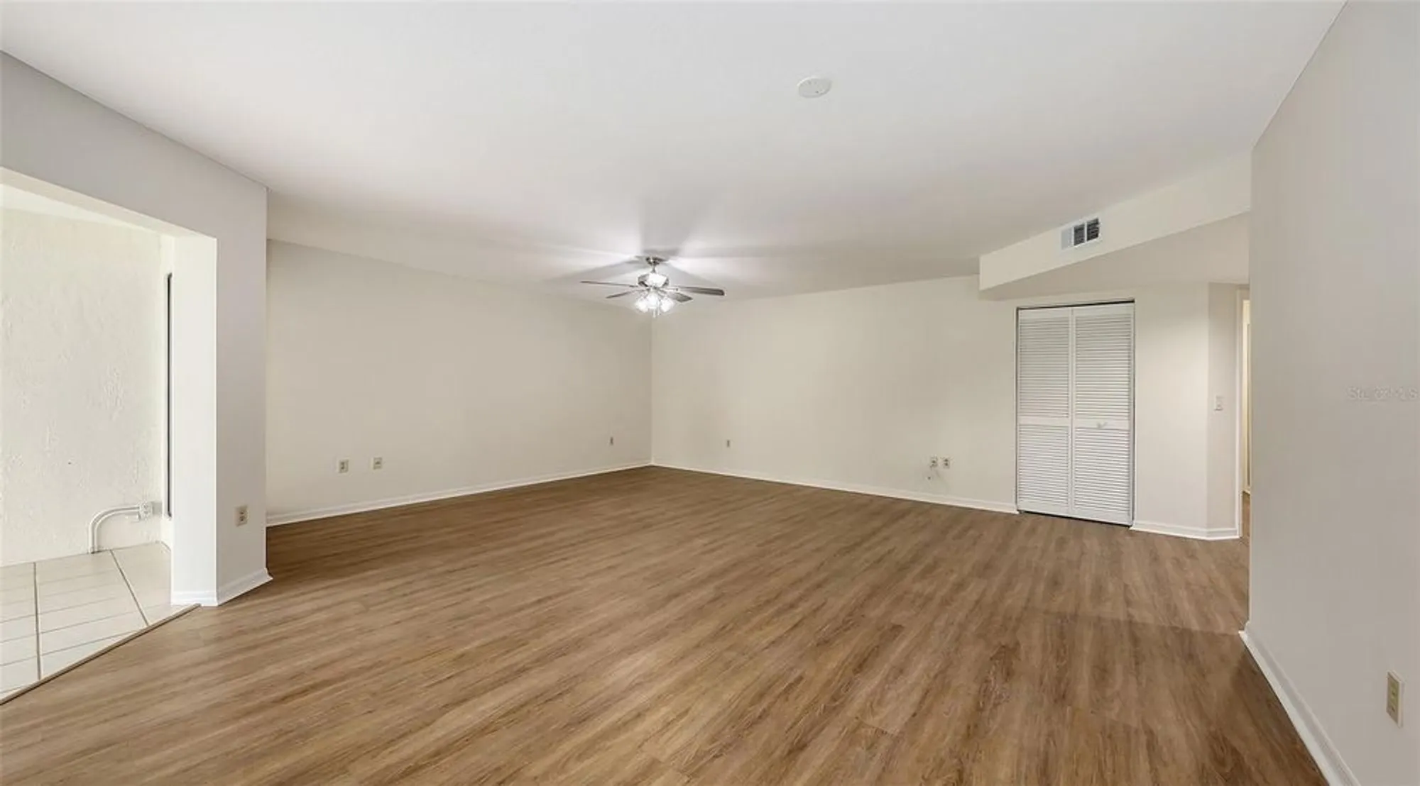 Property Slideshow image 7 of 39 | 5223 heron way # 104, Sarasota, FL, 34231