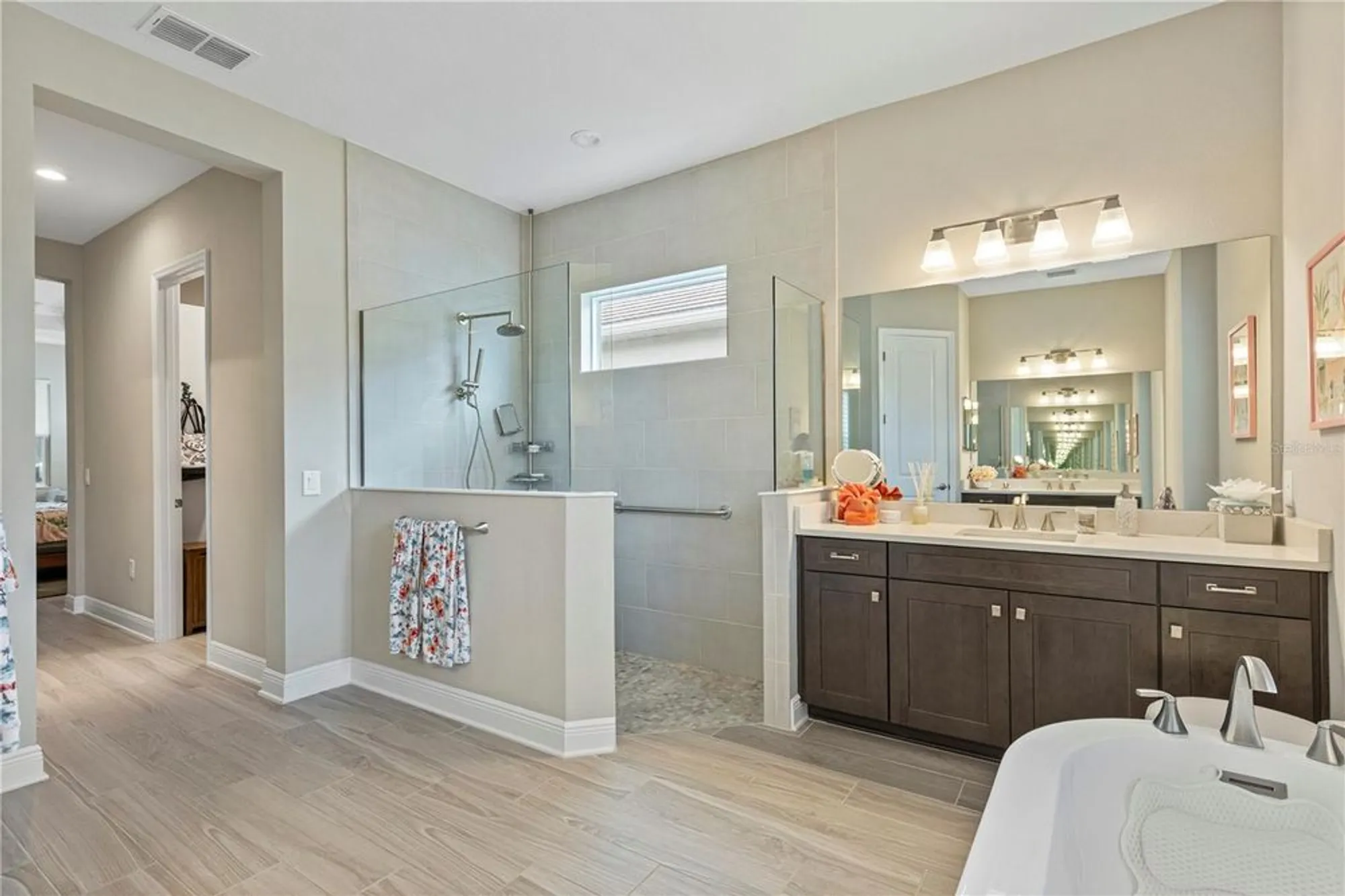 Property Slideshow image 23 of 37 | 21244 holmes cir, Venice, FL, 34293
