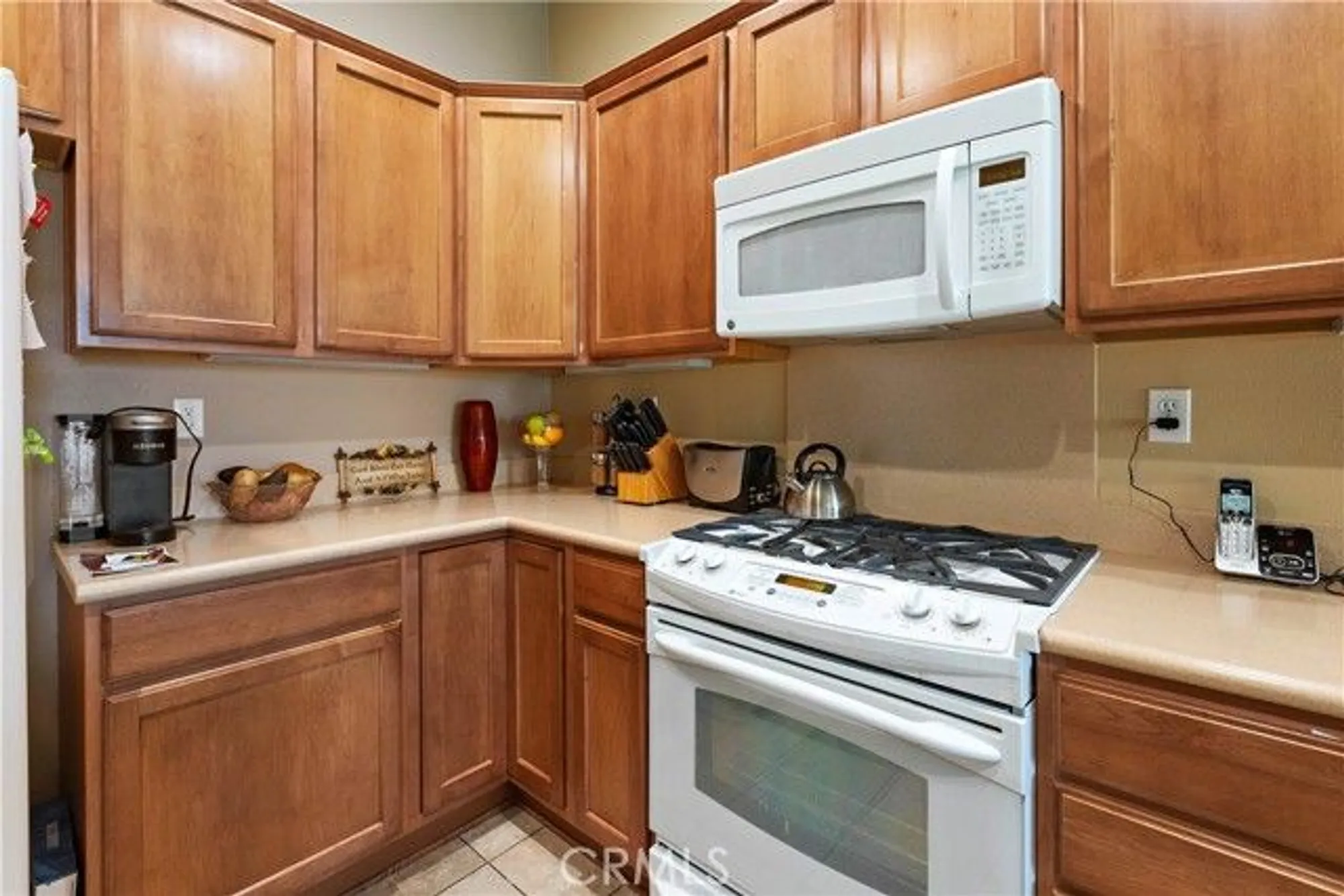 Property Slideshow image 20 of 37 | 10041 wilmington ln, Apple Valley, CA, 92308