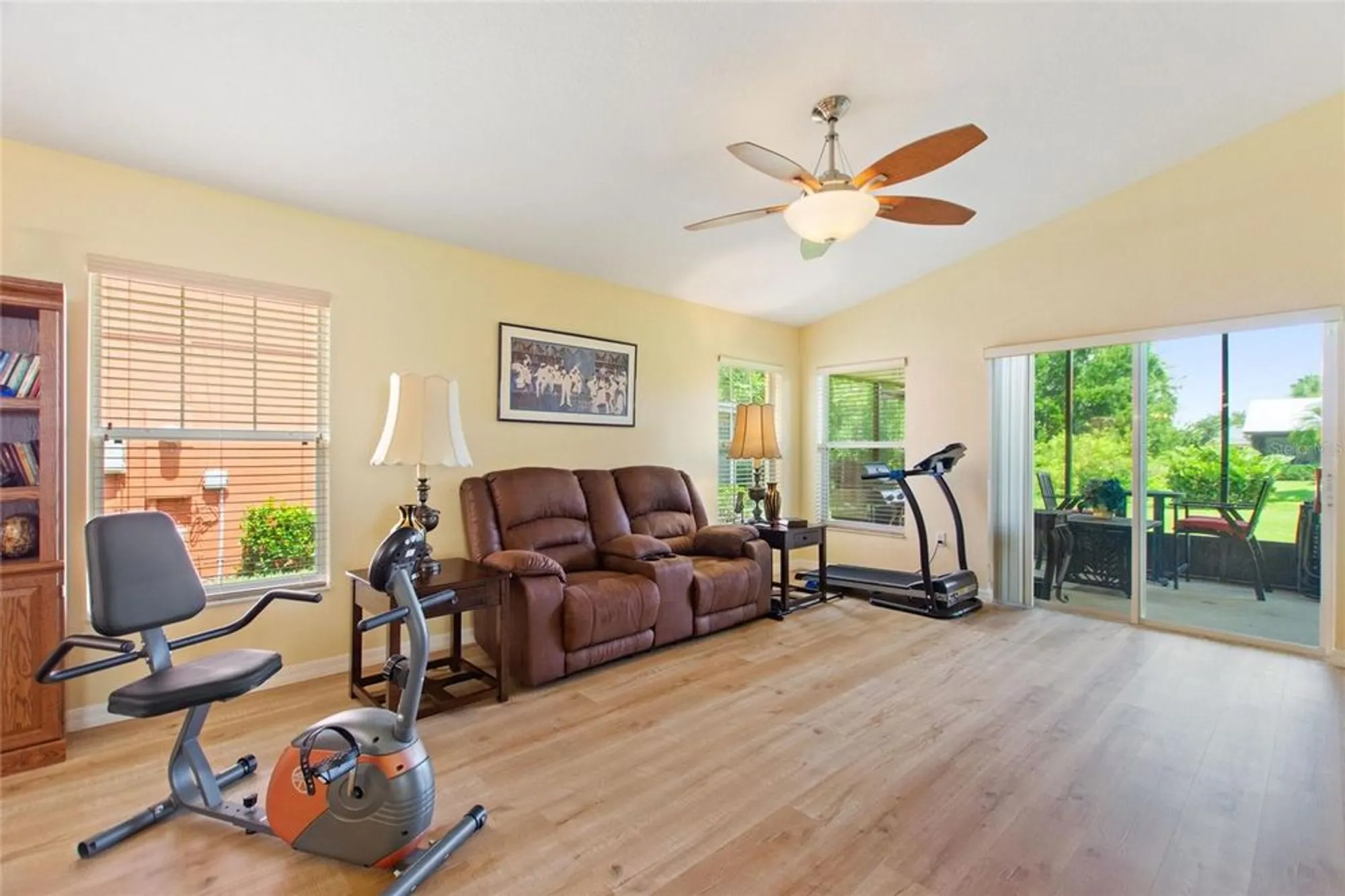 Property Slideshow image 11 of 49 | 504 millifiora ln, Kissimmee, FL, 34759