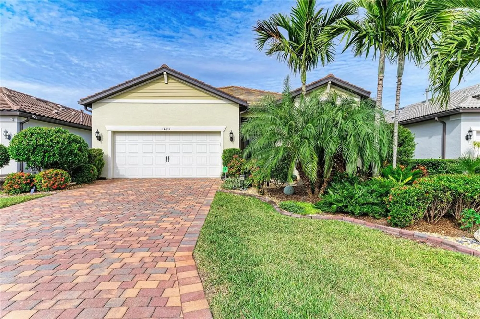 Property Slideshow image 10 of 85 | 17631 colebrook cir, Lakewood Ranch, FL, 34202
