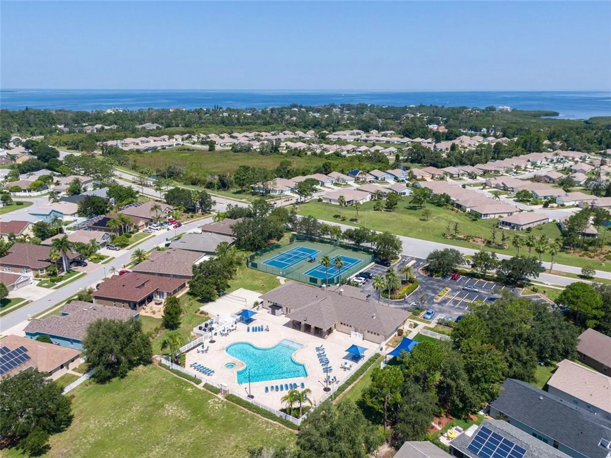 Property Slideshow image 23 of 35 | 2926 walnut grove ct, Holiday, FL, 34691