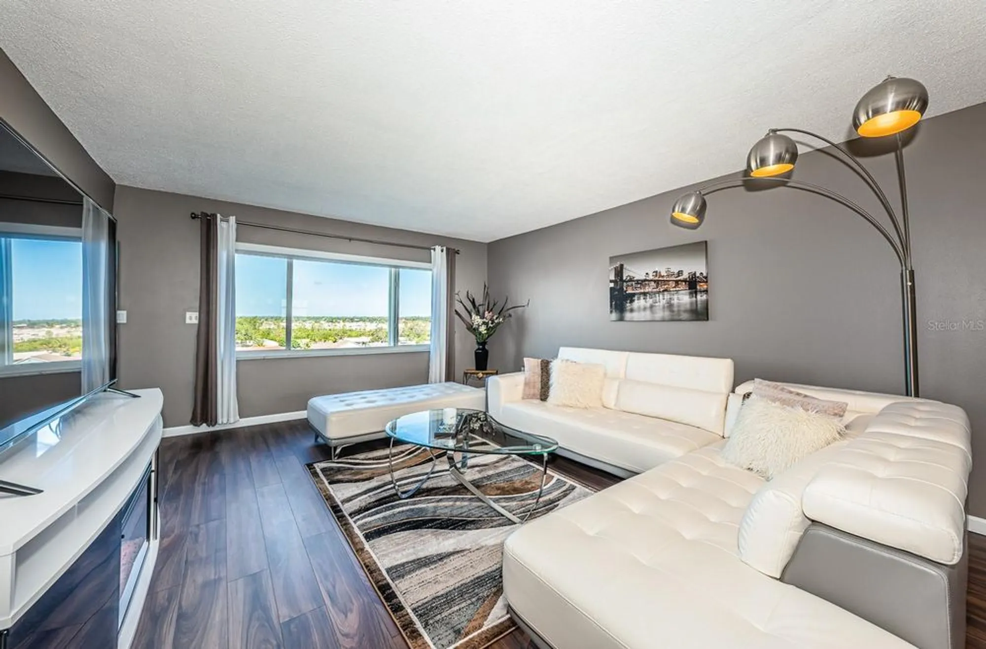 Property Slideshow image 16 of 54 | 4725 cove cir apt 604, Saint Petersburg, FL, 33708