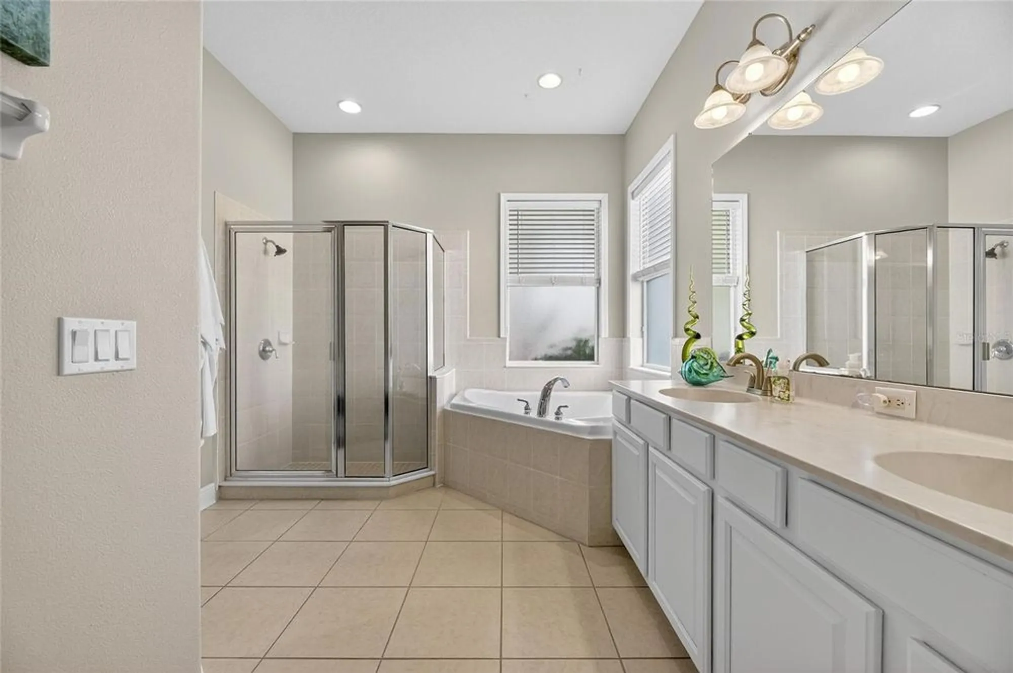 Property Slideshow image 51 of 97 | 413 manns harbor dr, Apollo Beach, FL, 33572