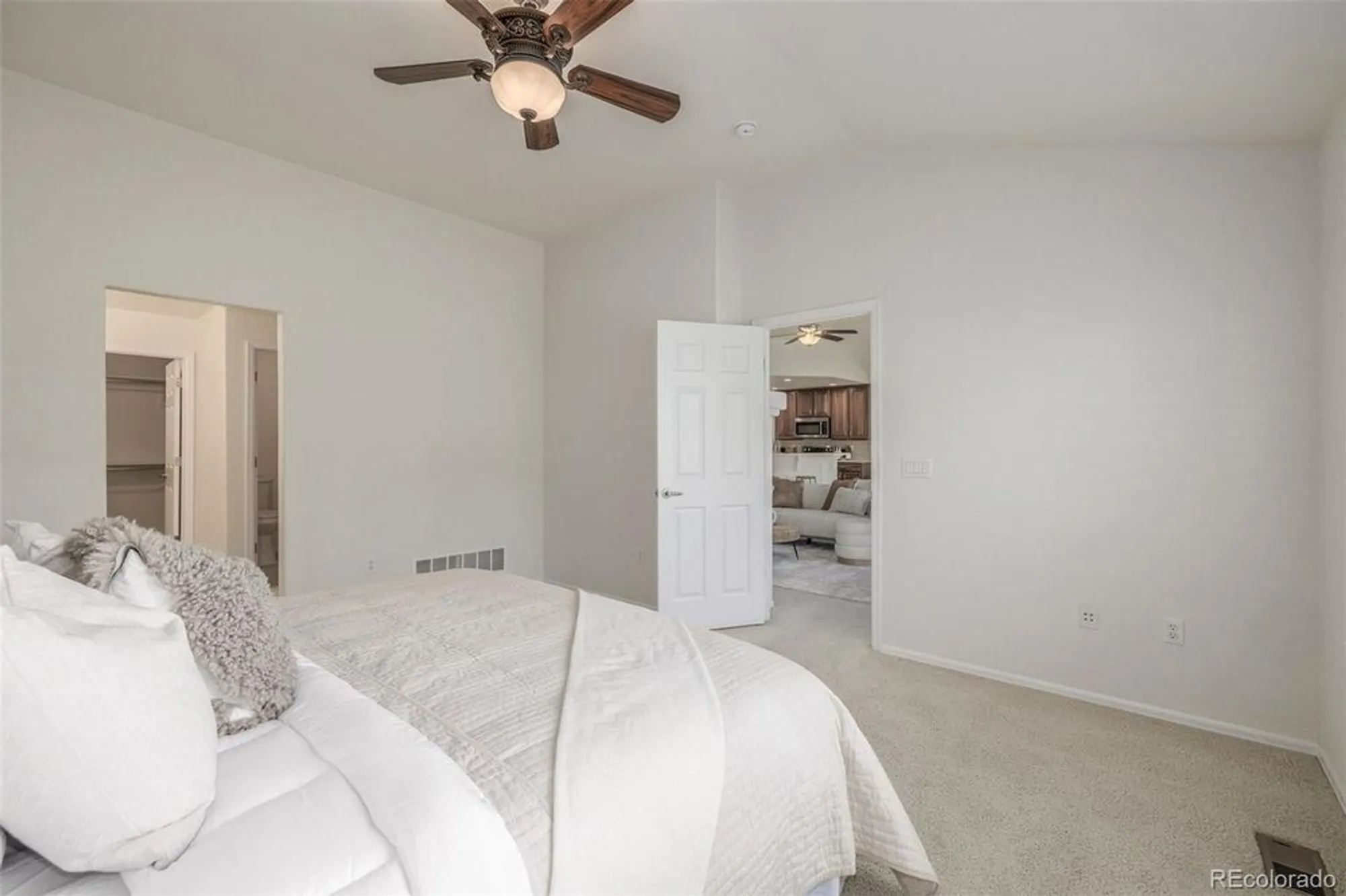 Property Slideshow image 14 of 46 | 8267 s sicily ct, Aurora, CO, 80016