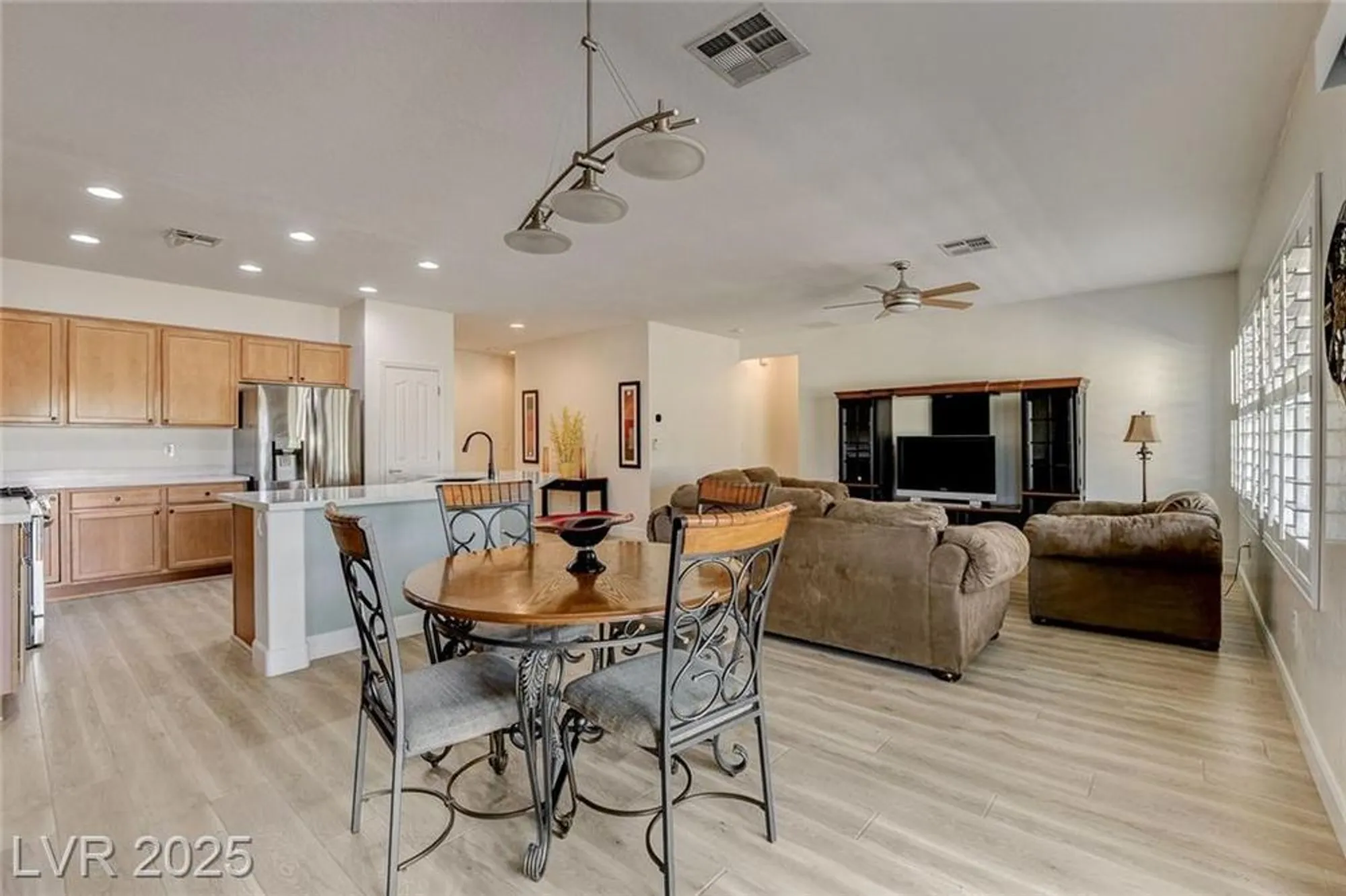 Property Slideshow image 15 of 64 | 7873 broadwing dr, North Las Vegas, NV, 89084