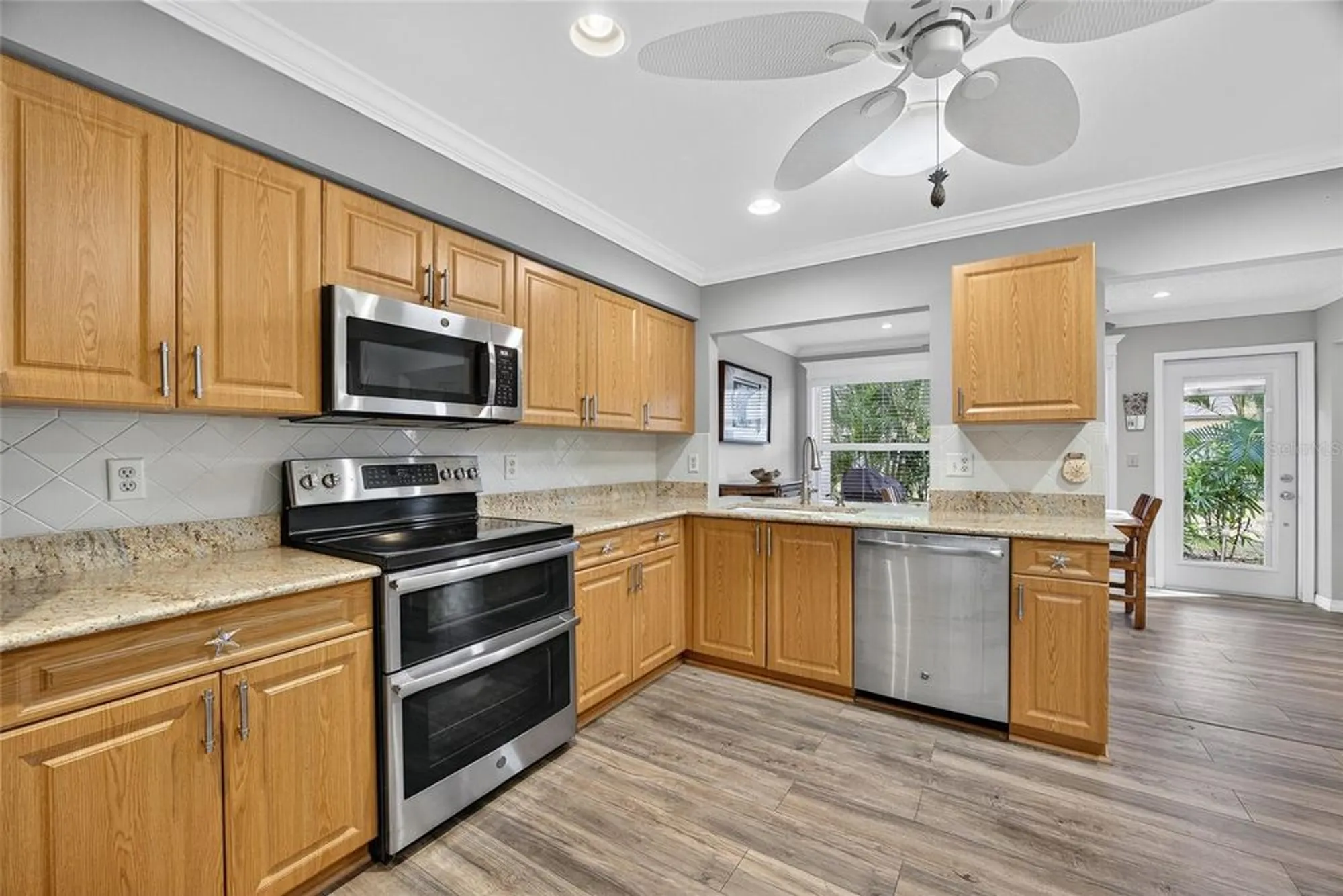 Property Slideshow image 9 of 40 | 612 chestnut ln # 100, Englewood, FL, 34223