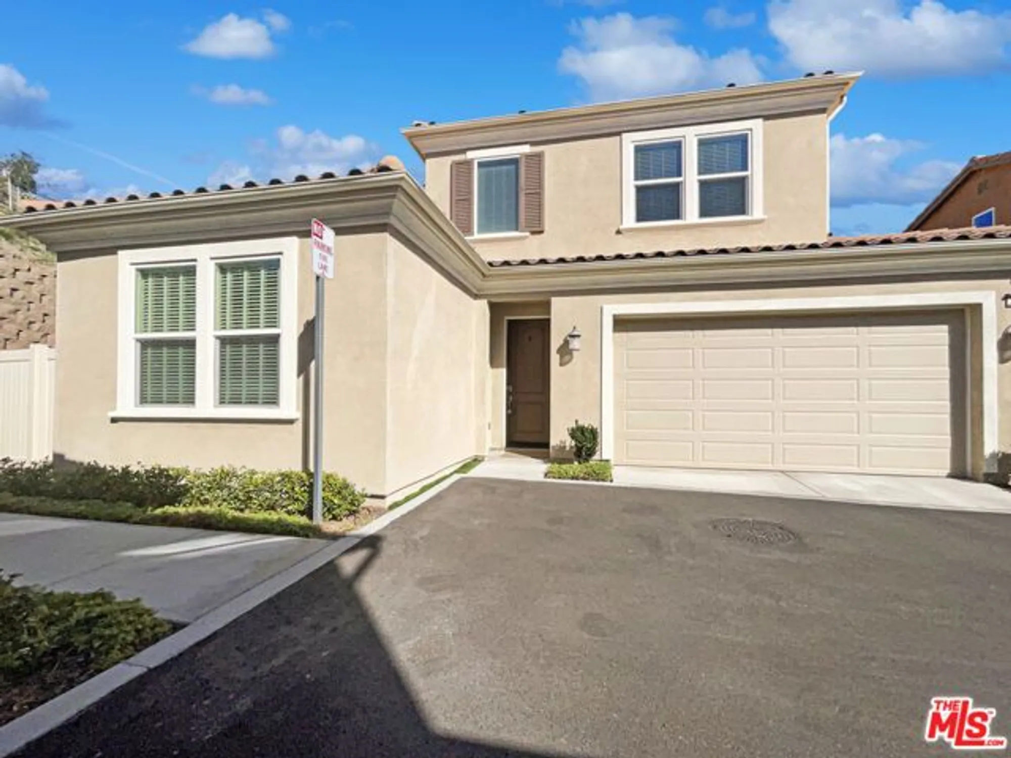 Property Slideshow image 9 of 30 | 20543 martingale pl, Santa Clarita, CA, 91350
