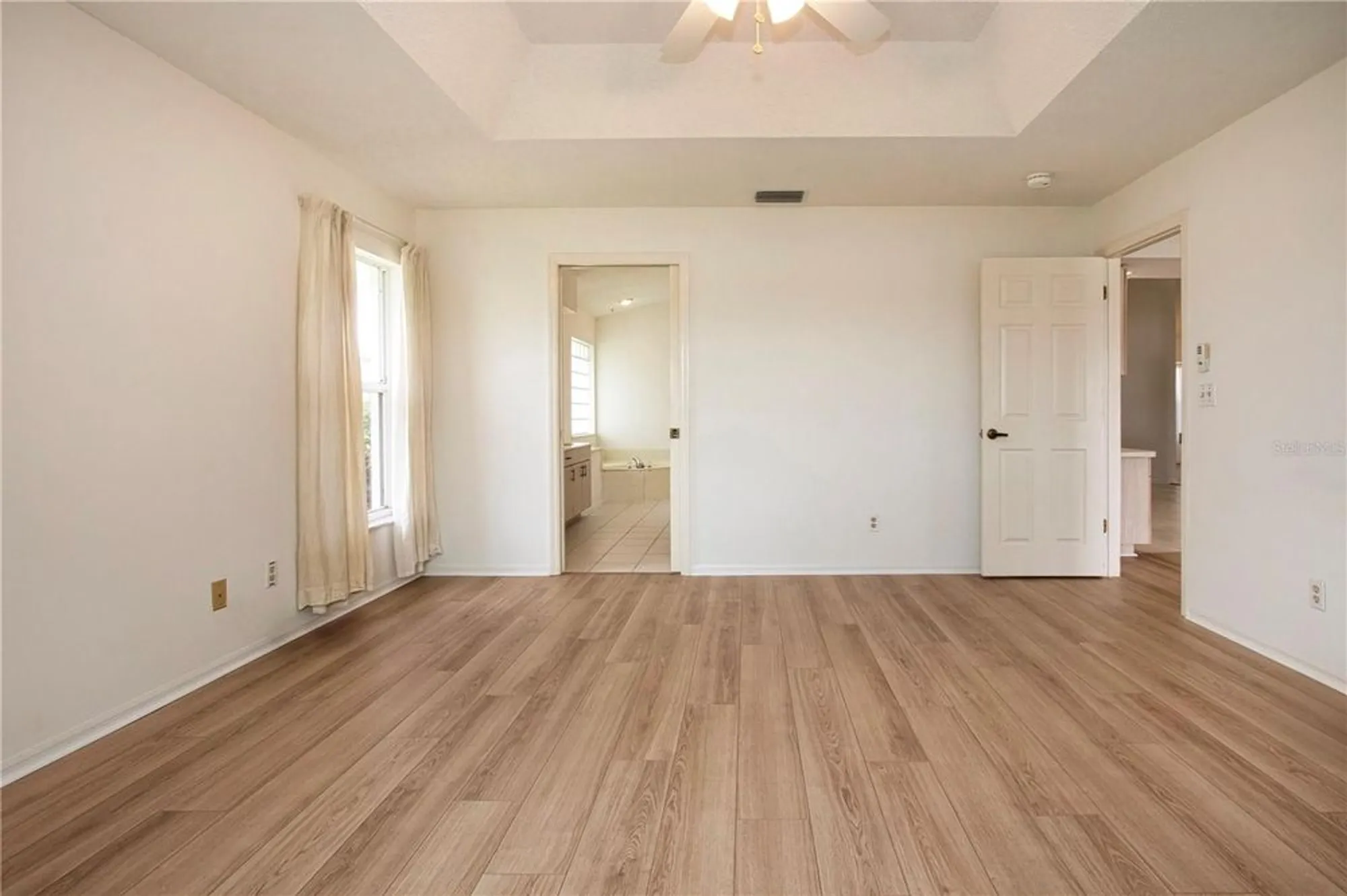 Property Slideshow image 29 of 60 | 2016 new bedford dr, Sun City Center, FL, 33573