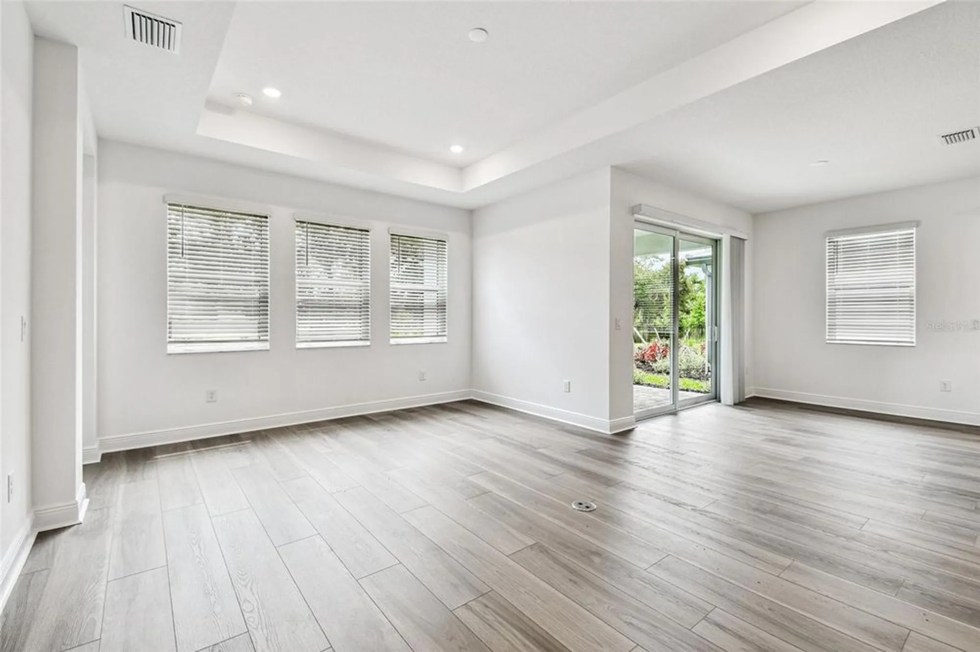 Property Slideshow image 20 of 28 | 17236 savory mist cir, Lakewood Ranch, FL, 34211