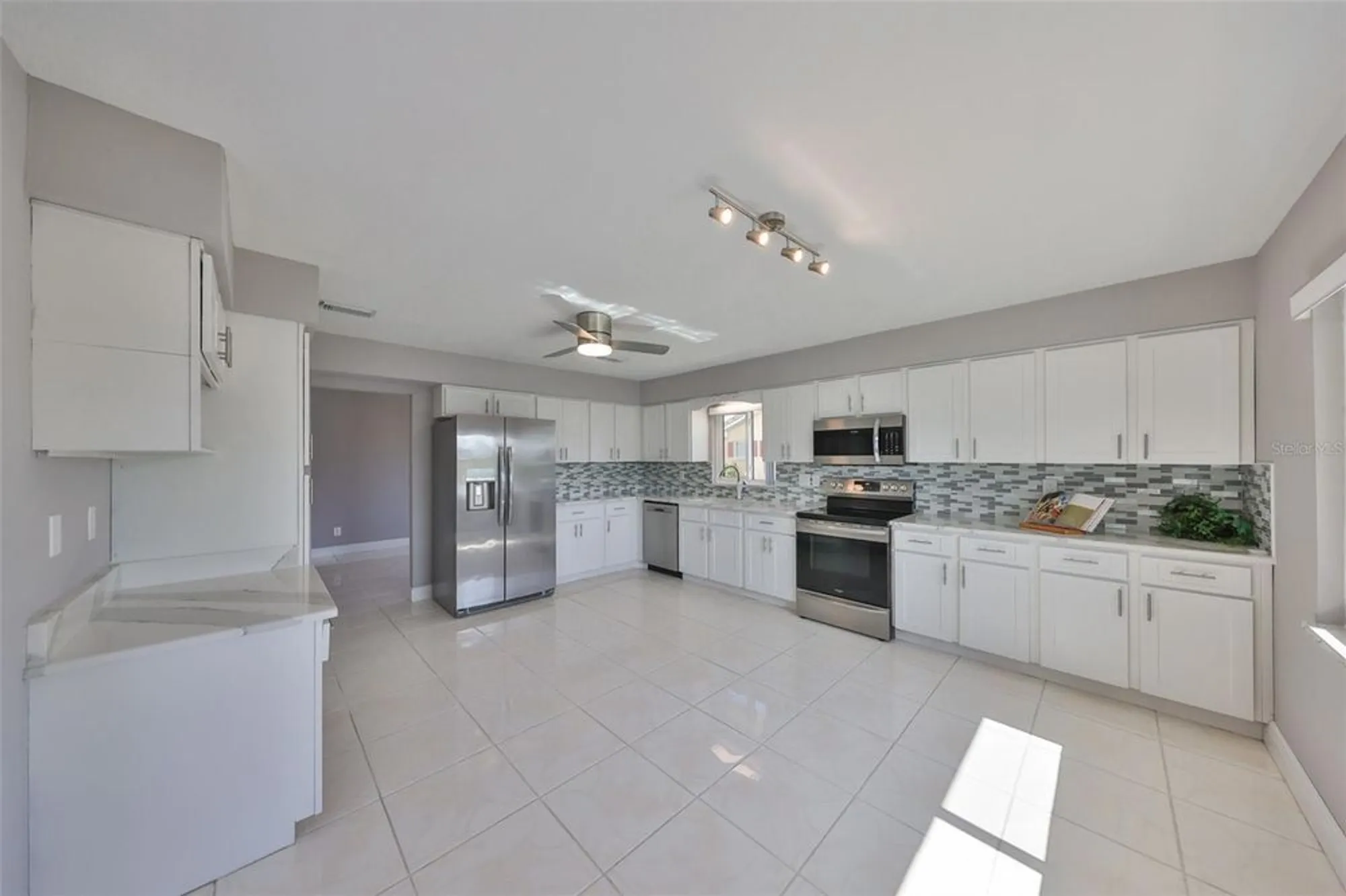 Property Slideshow image 6 of 53 | 1806 wolf laurel dr, Sun City Center, FL, 33573