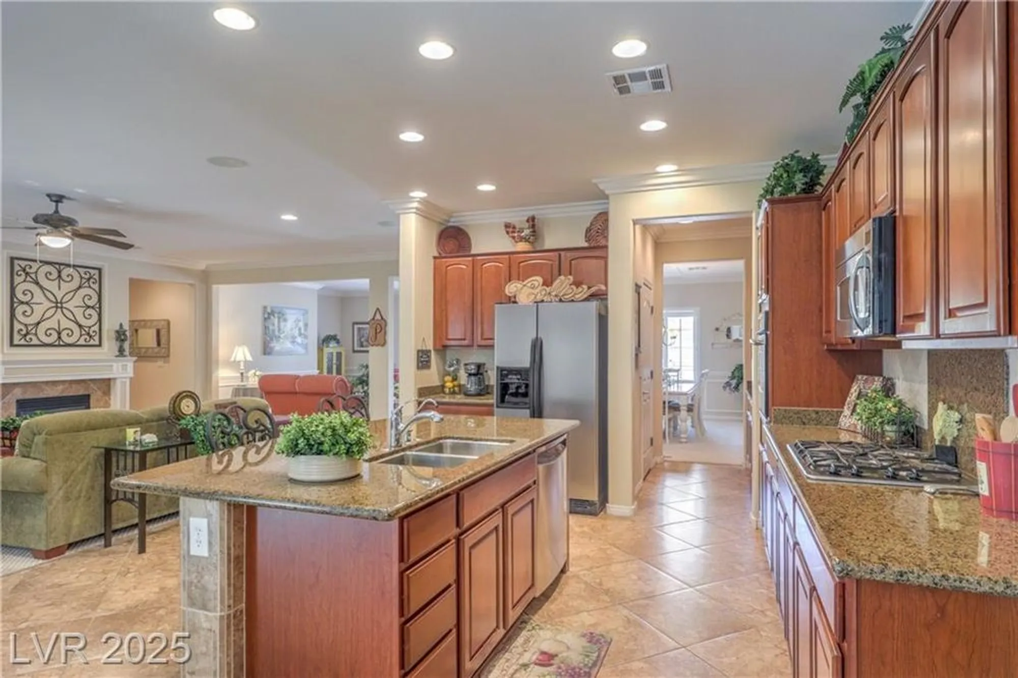 Property Slideshow image 19 of 39 | 2225 blackburn hills ave, Henderson, NV, 89044