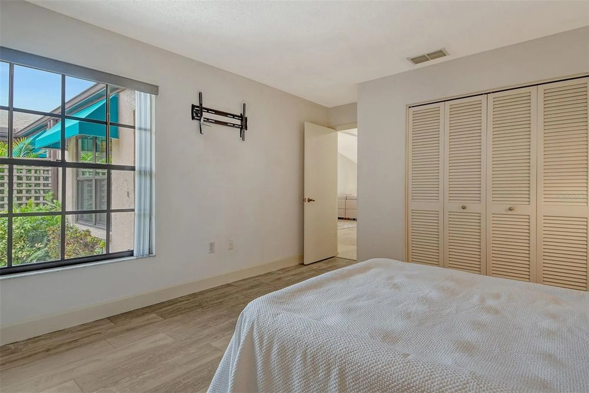 Property Slideshow image 33 of 59 | 5956 clubside dr # 7651, Sarasota, FL, 34243