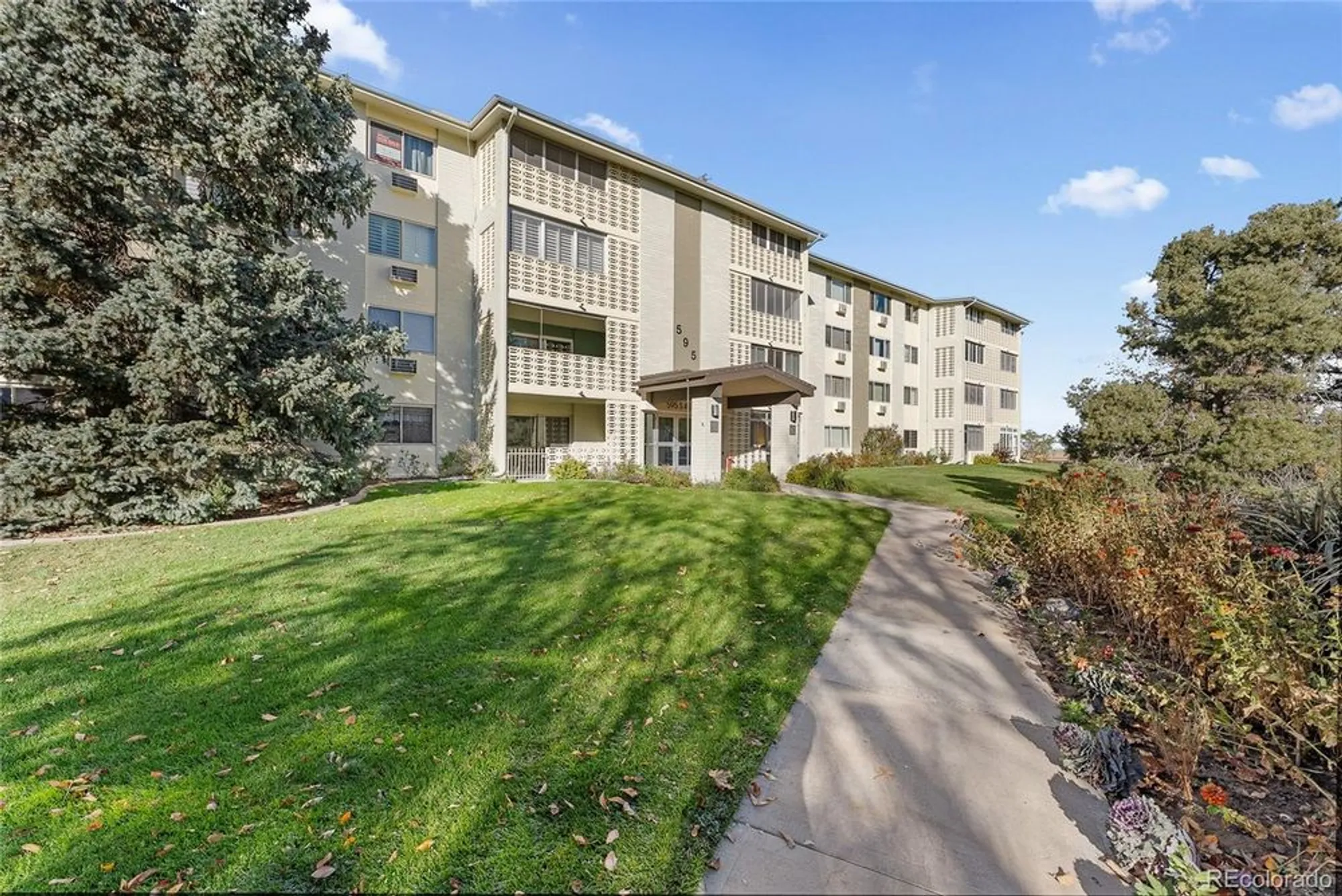 Property Slideshow image 1 of 9 | 595 s alton way 5d, Denver, CO, 80247