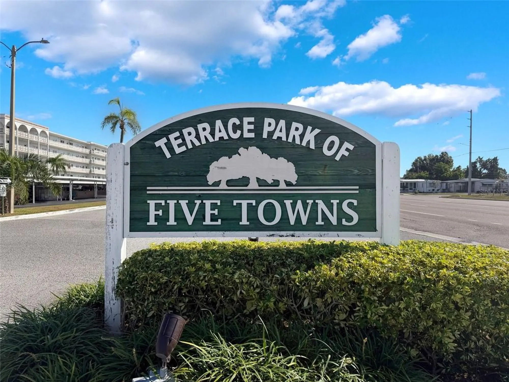 Property Slideshow image 3 of 82 | 5970 80th st n unit 206, St Petersburg, FL, 33709