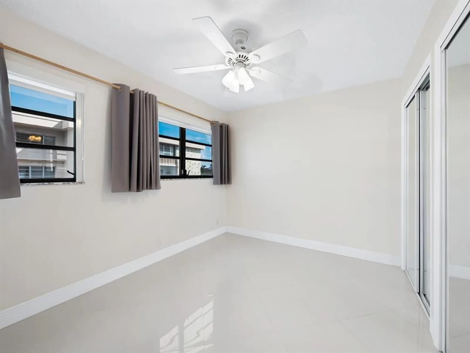 Property Slideshow image 16 of 23 | 329 se 3rd st 305p, Hallandale Beach, FL, 33009