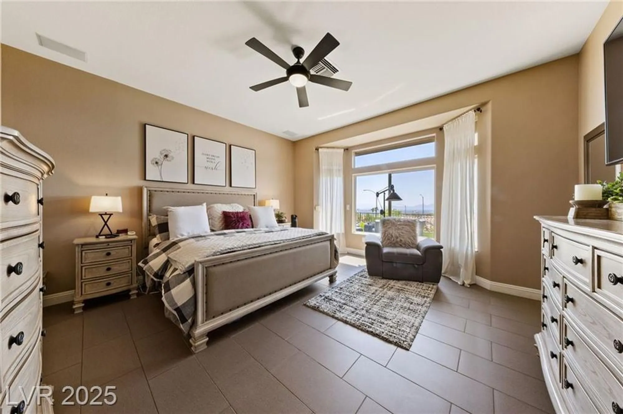 Property Slideshow image 53 of 69 | 2616 faiss dr, Las Vegas, NV, 89134