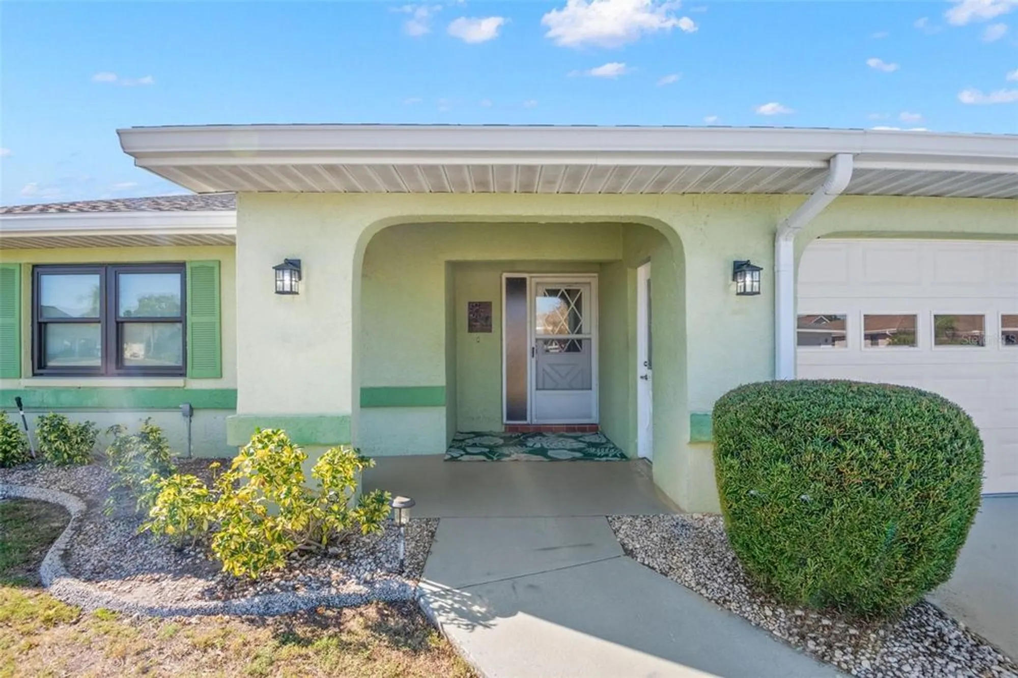 Property Slideshow image 5 of 51 | 302 linger ln, Sun City Center, FL, 33573