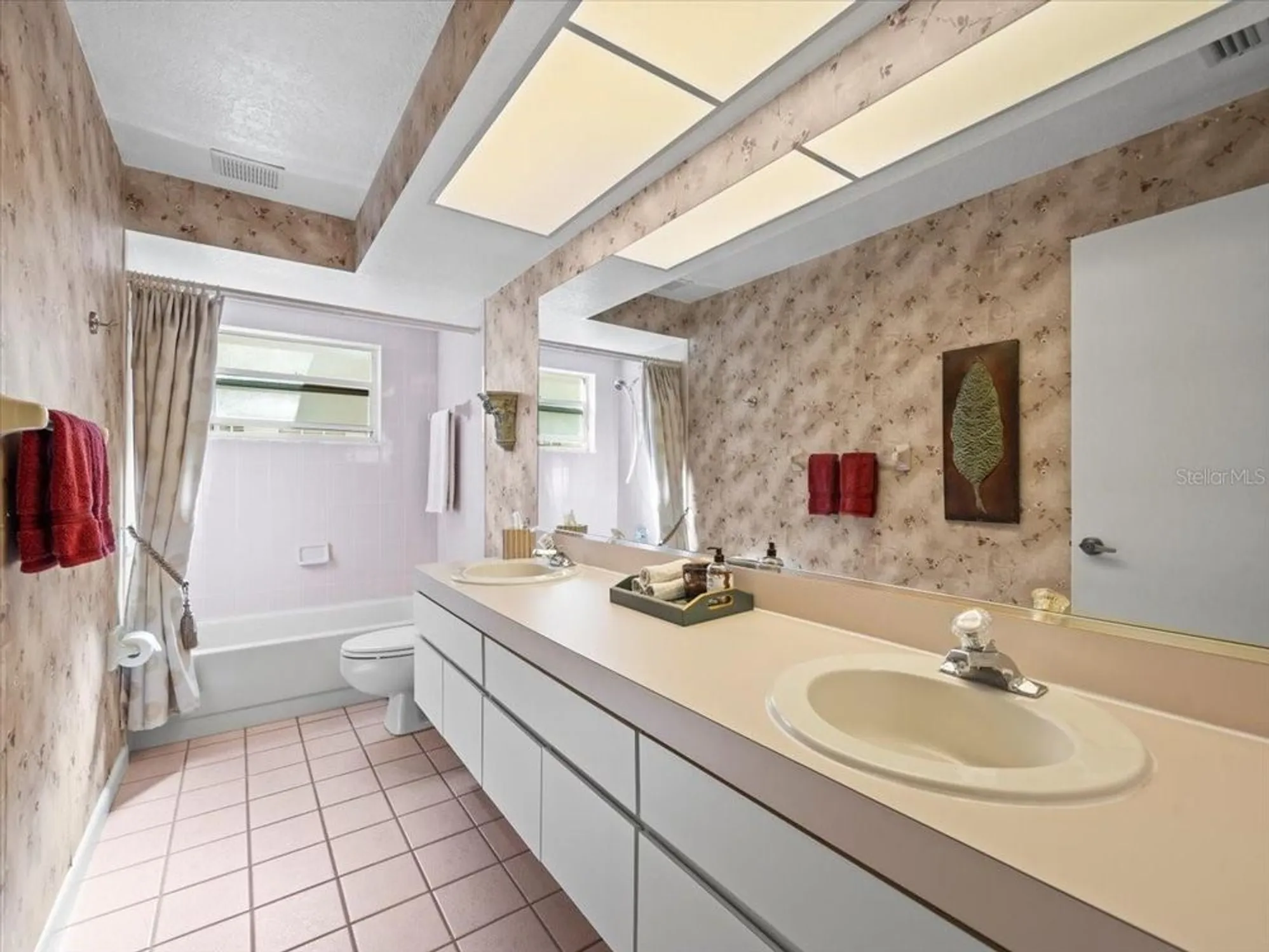 Property Slideshow image 37 of 58 | 9355 french quarters cir, Weeki Wachee, FL, 34613