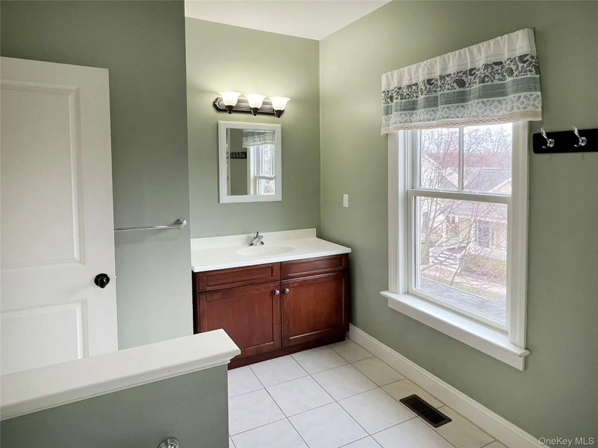Property Slideshow image 34 of 50 | 11 aske st, Warwick, NY, 10990