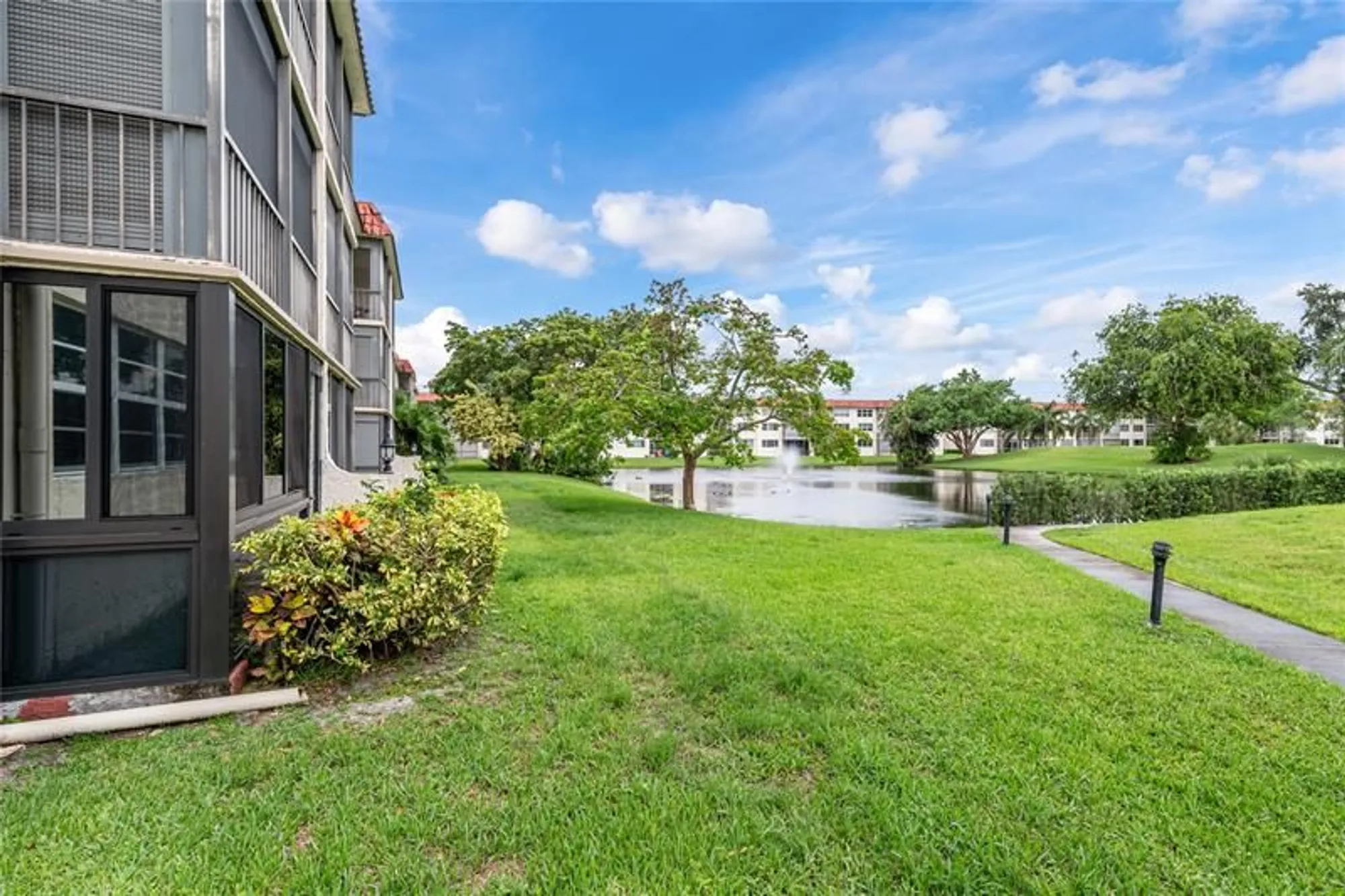 Property Slideshow image 16 of 55 | 820 s hollybrook dr 101, Pembroke Pines, FL, 33025