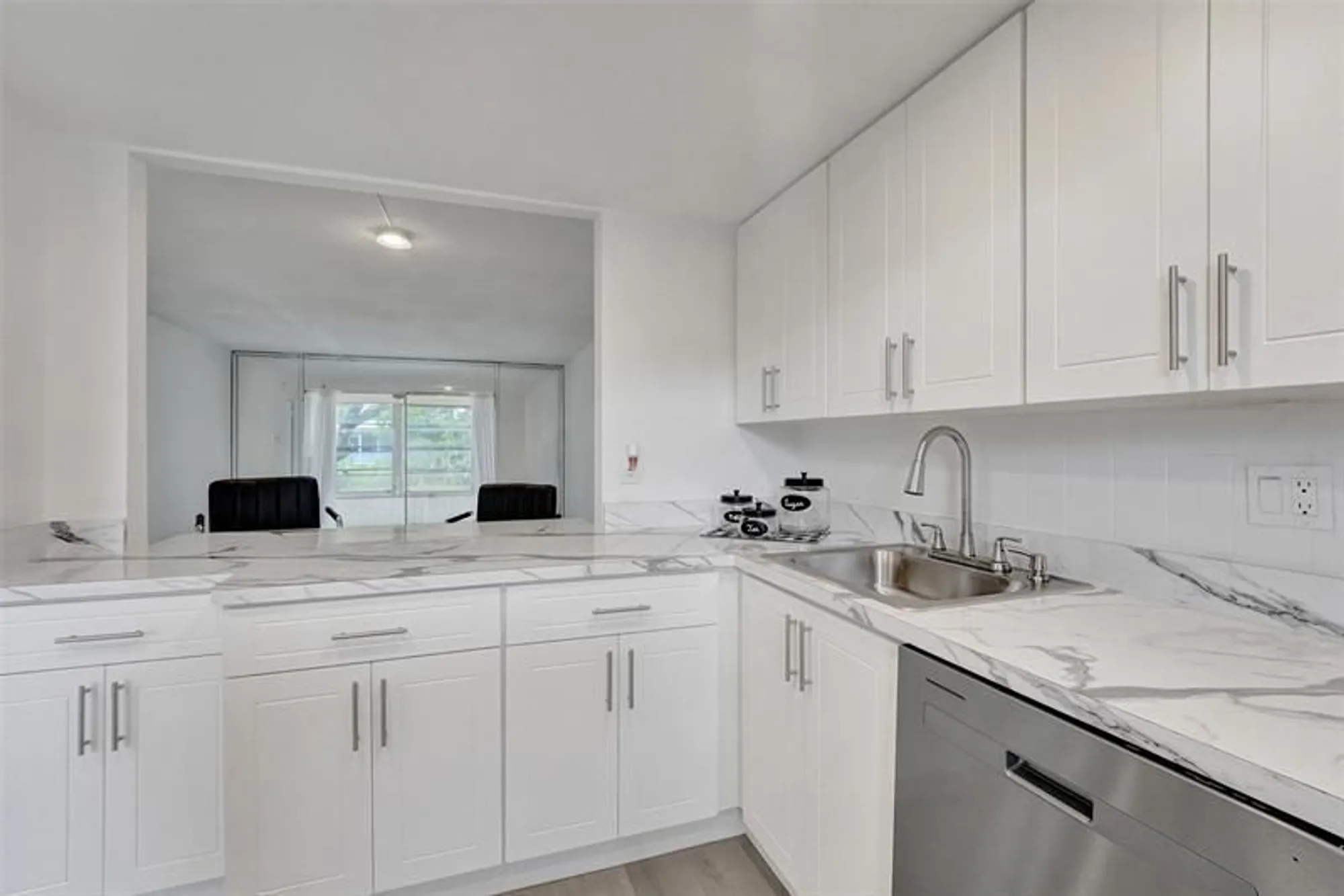 Property Slideshow image 9 of 60 | 7605 nw 5th pl apt 103, Margate, FL, 33063