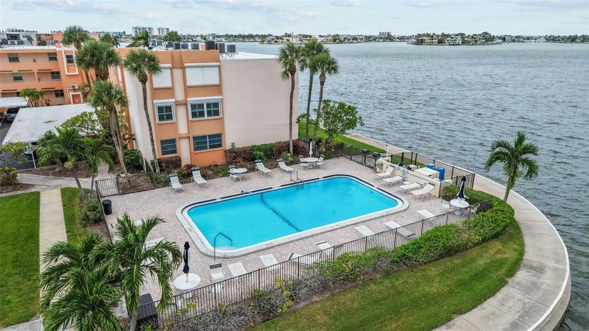 Property Slideshow image 54 of 58 | 7400 sun island dr 412, South Pasadena, FL, 33707