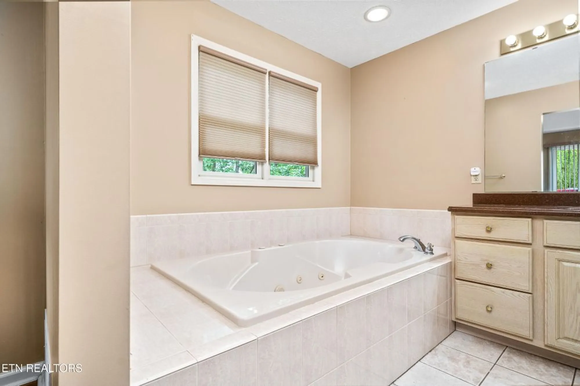 Property Slideshow image 32 of 41 | 125 fairhaven dr, Crossville, TN, 38558