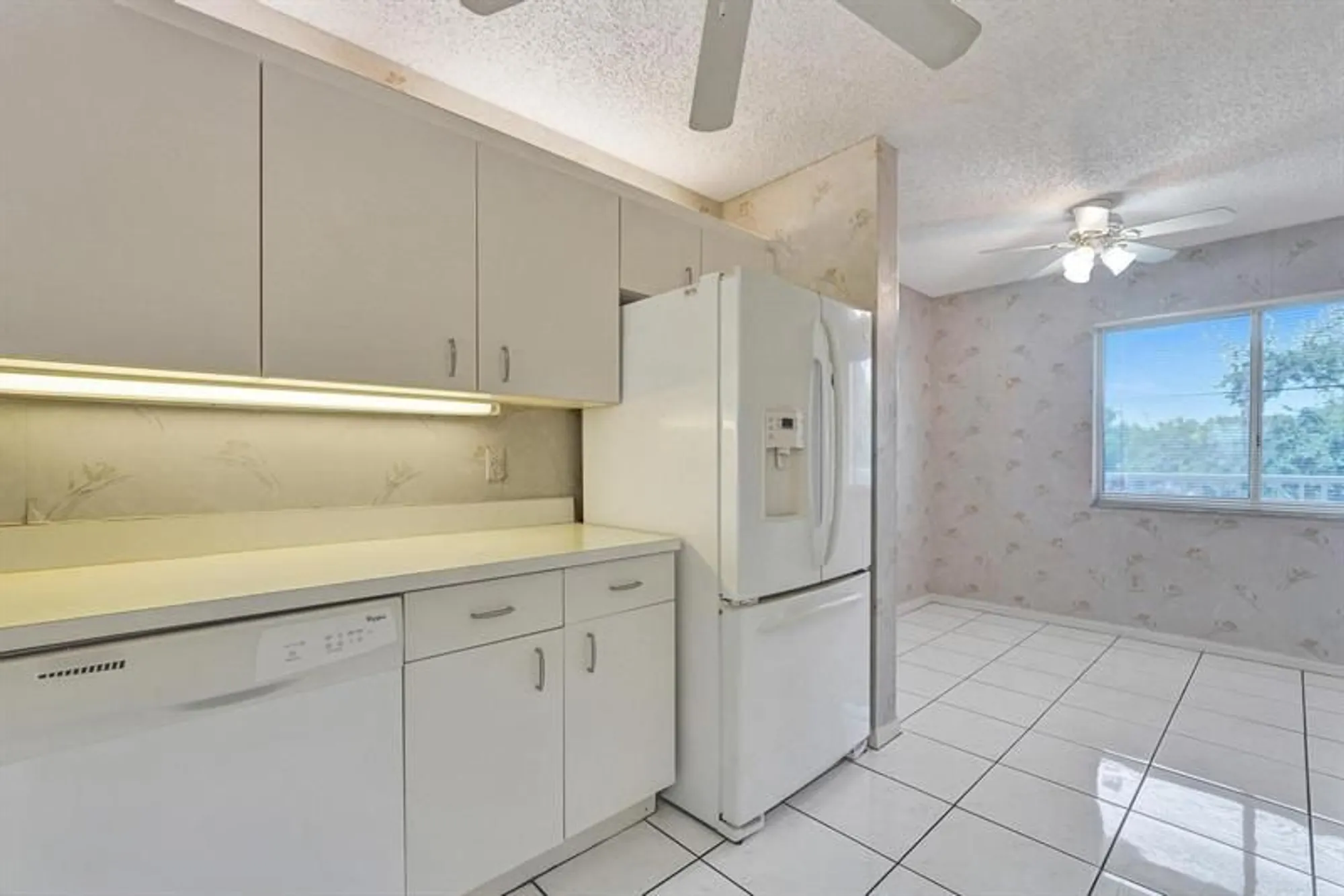 Property Slideshow image 14 of 61 | 9587 weldon cir apt b312, Fort Lauderdale, FL, 33321