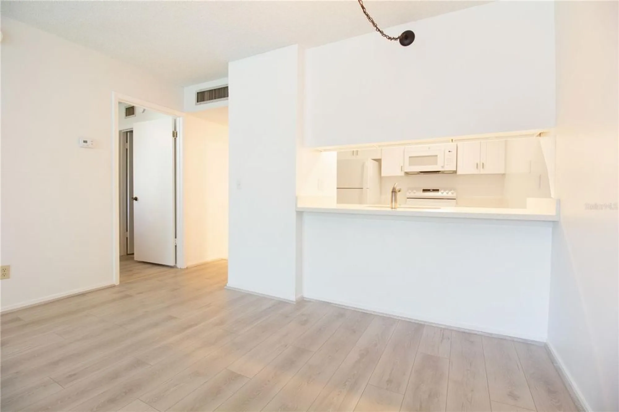 Property Slideshow image 10 of 37 | 14130 rosemary ln 4211, Largo, FL, 33774