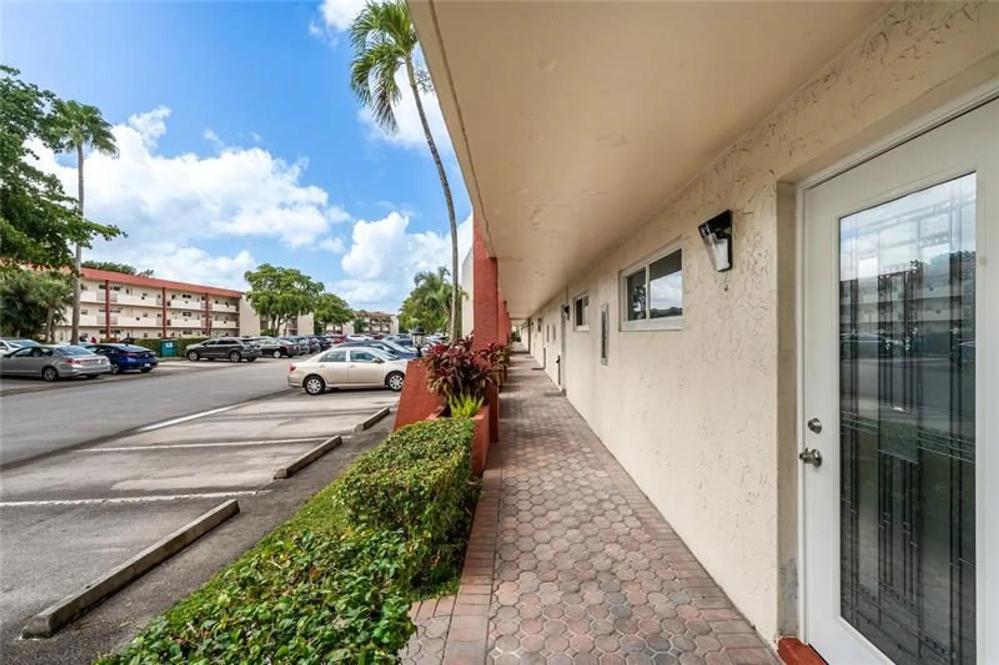 Property Slideshow image 24 of 63 | 9523 s hollybrook lake dr 102, Pembroke Pines, FL, 33025