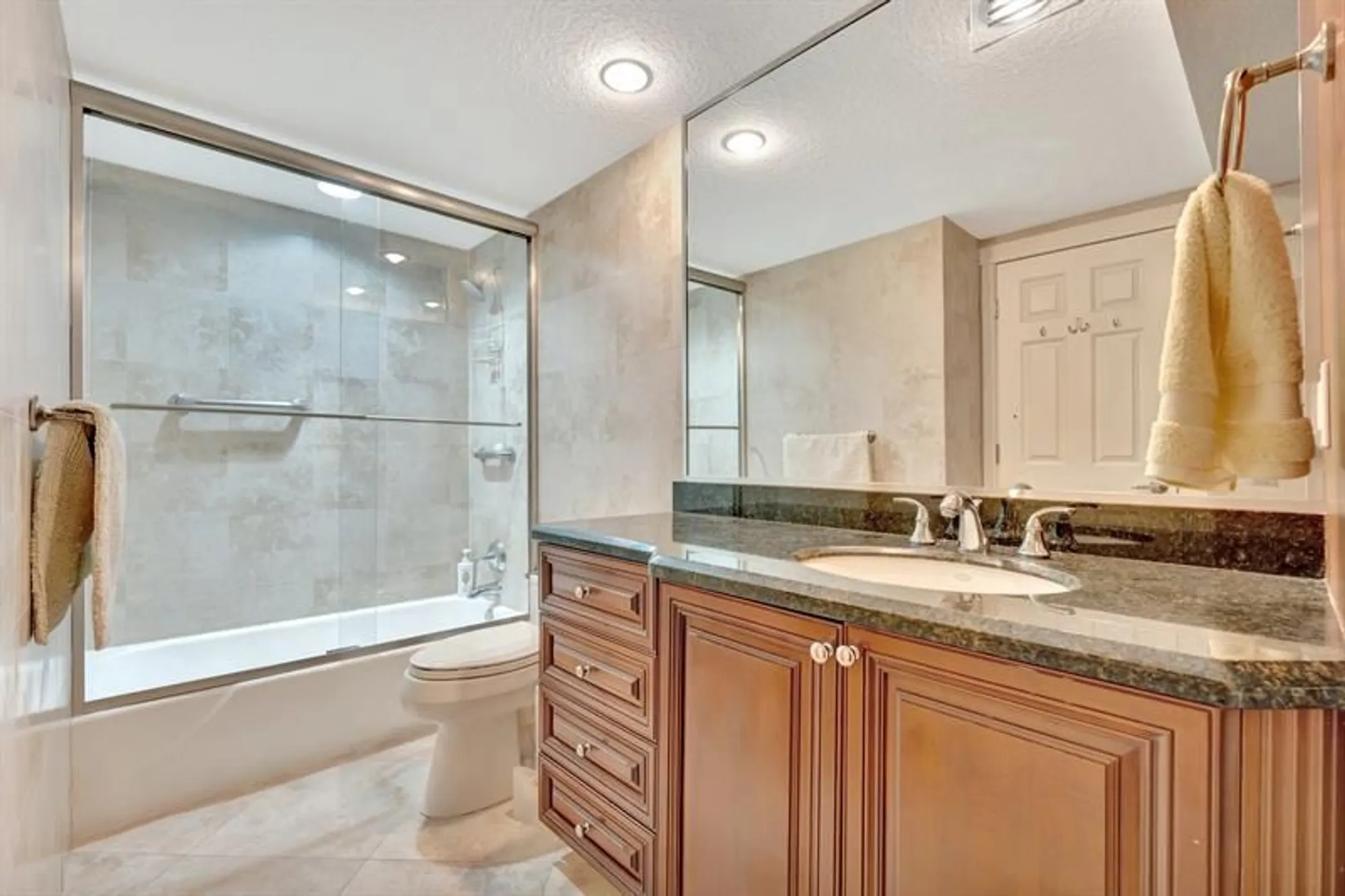 Property Slideshow image 27 of 51 | 1012 n ocean blvd ph 7, Pompano Beach, FL, 33062