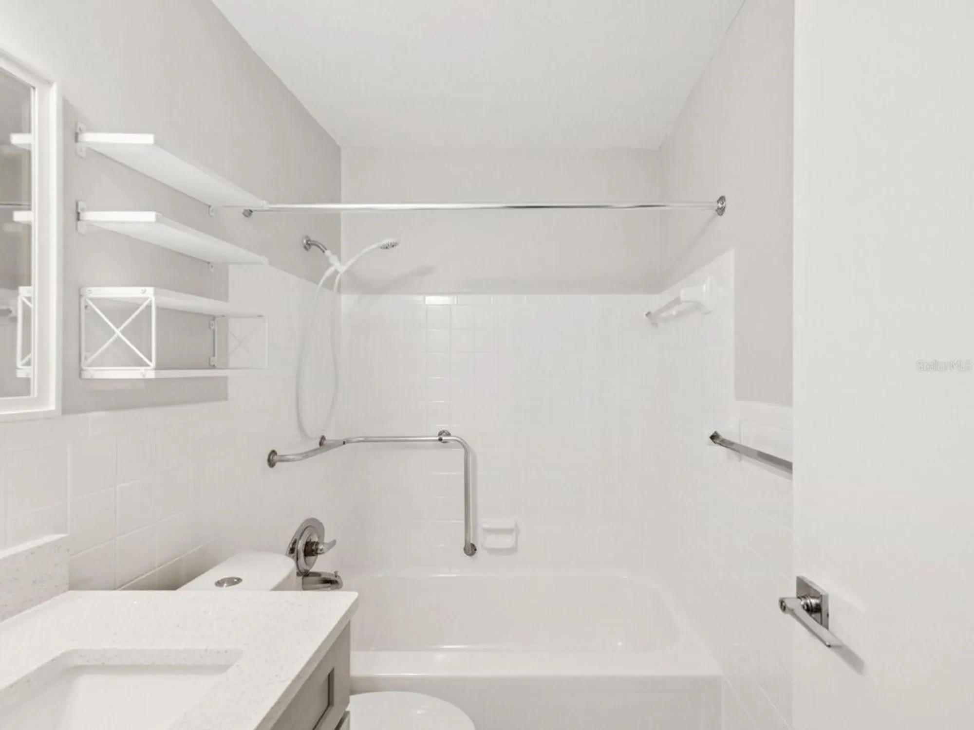 Property Slideshow image 25 of 65 | 2433 brazilia dr apt 43, Clearwater, FL, 33763