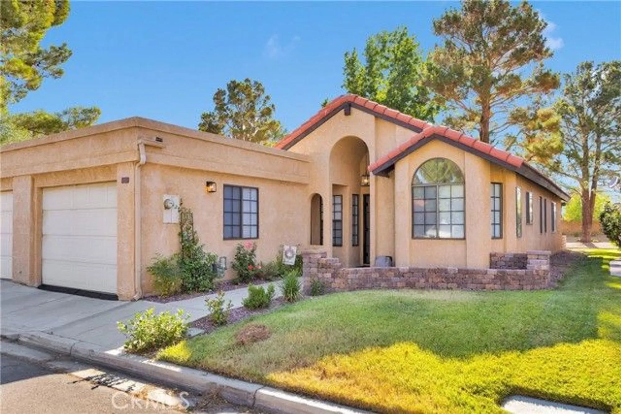 Property Slideshow image 1 of 27 | 11722 oak st, Apple Valley, CA, 92308
