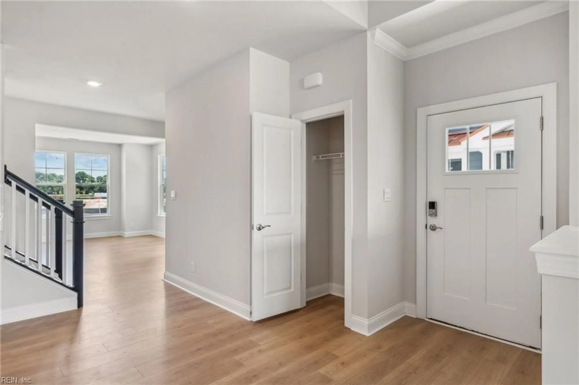 Property Slideshow image 9 of 27 | 2028 munro ln, Chesapeake, VA, 23322