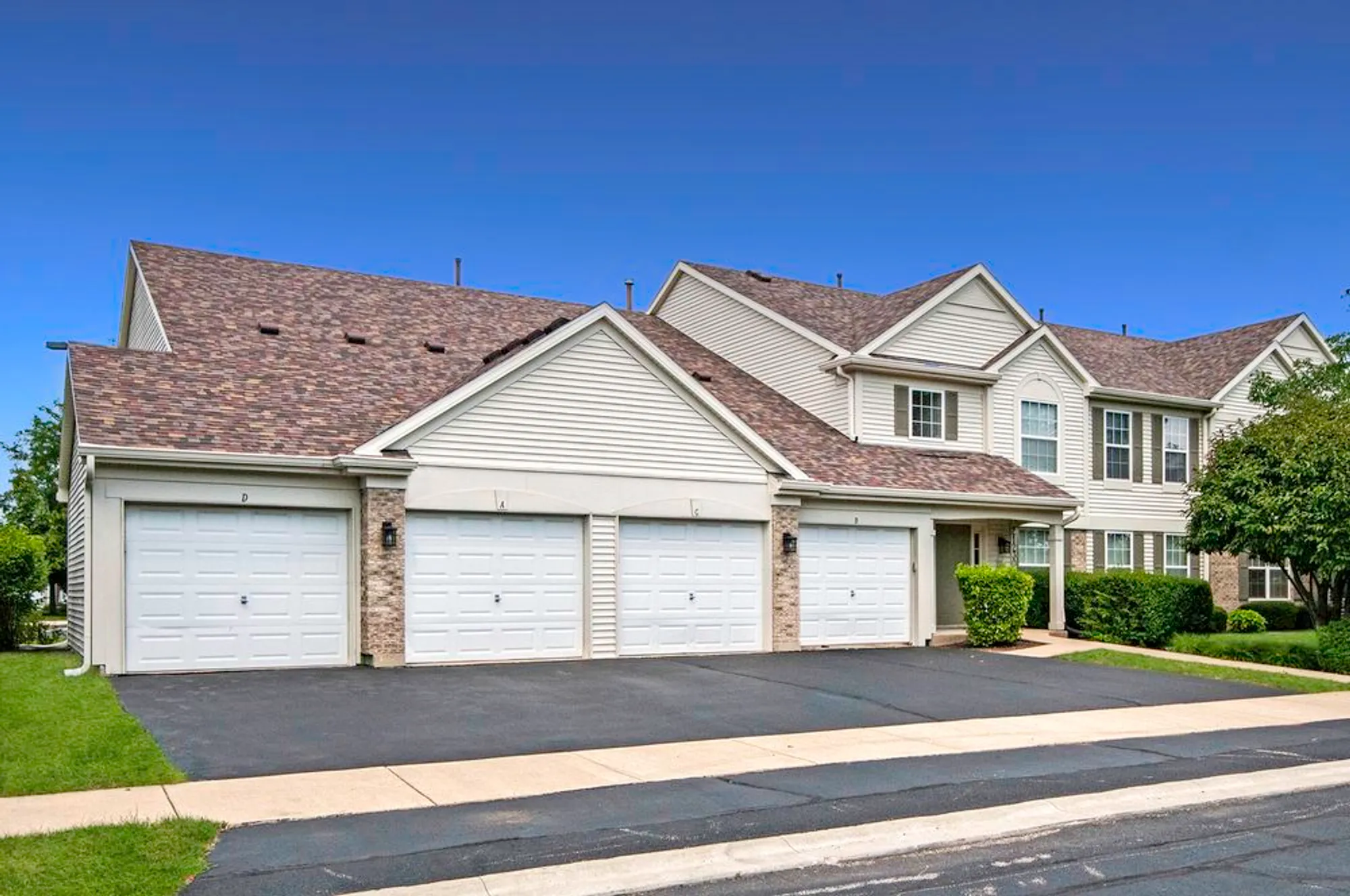 Property Slideshow image 1 of 1 | 21230 w walnut dr d, Plainfield, IL, 60544