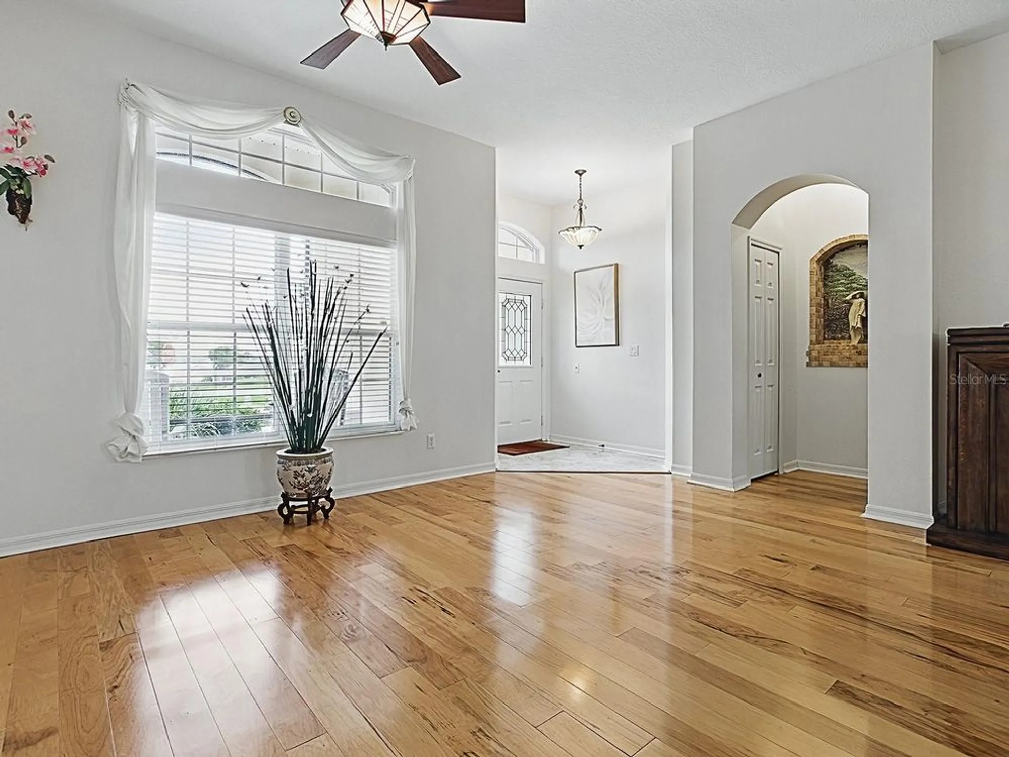 Property Slideshow image 9 of 89 | 3001 lake huron ln, Tavares, FL, 32778