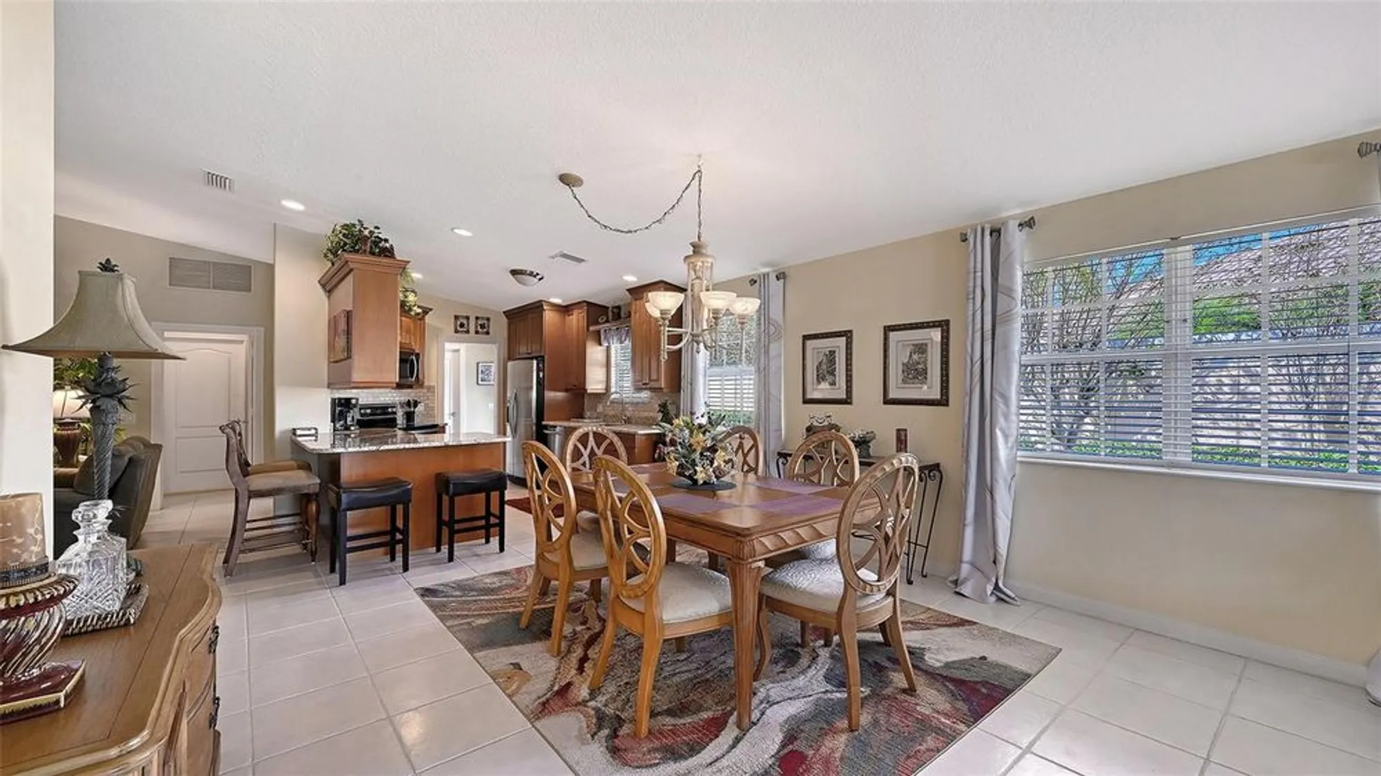 Property Slideshow image 19 of 87 | 5770 ivrea dr, Sarasota, FL, 34238