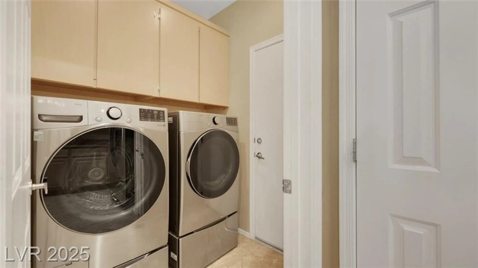 Property Slideshow image 51 of 65 | 2119 burtonsville dr, Henderson, NV, 89044