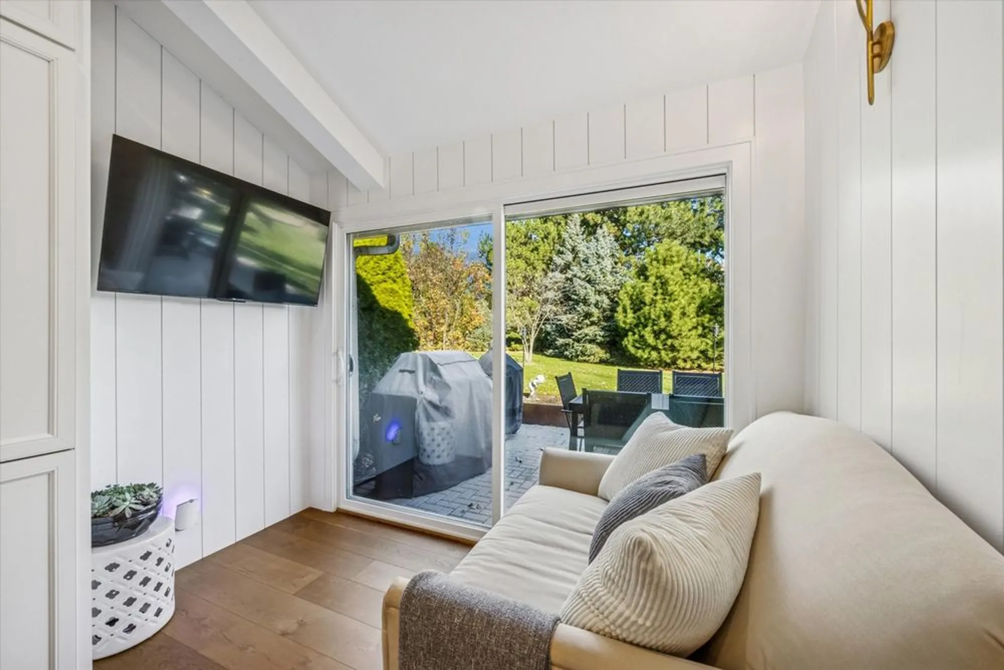 Property Slideshow image 12 of 30 | , Oak Brook, IL, 60523