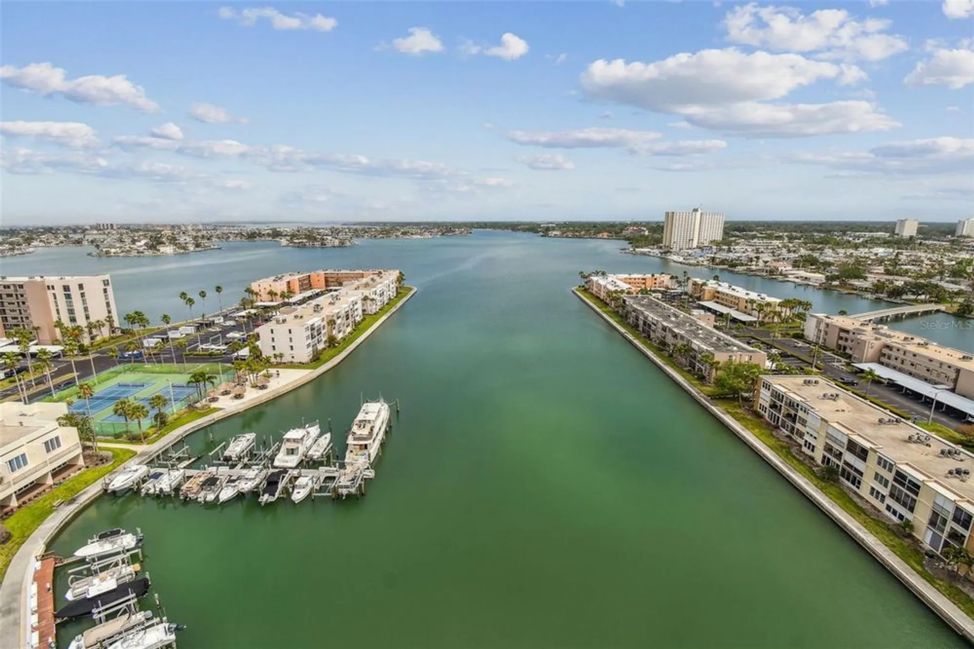 Property Slideshow image 32 of 73 | 7300 sun island dr 1705, South Pasadena, FL, 33707