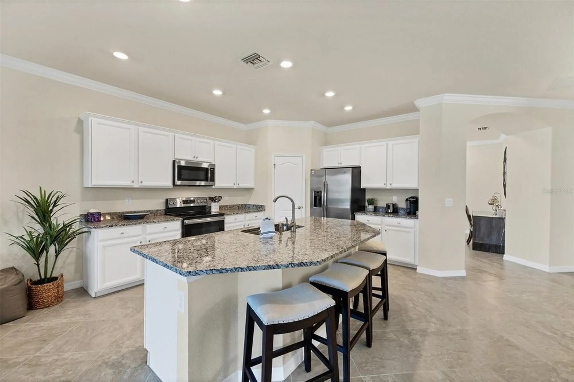 Property Slideshow image 13 of 61 | 10097 cozy grove dr, Venice, FL, 34293