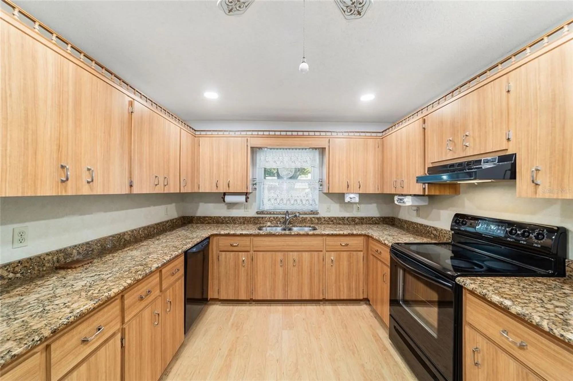 Property Slideshow image 14 of 32 | 8702 sw 93rd ln d, Ocala, FL, 34481