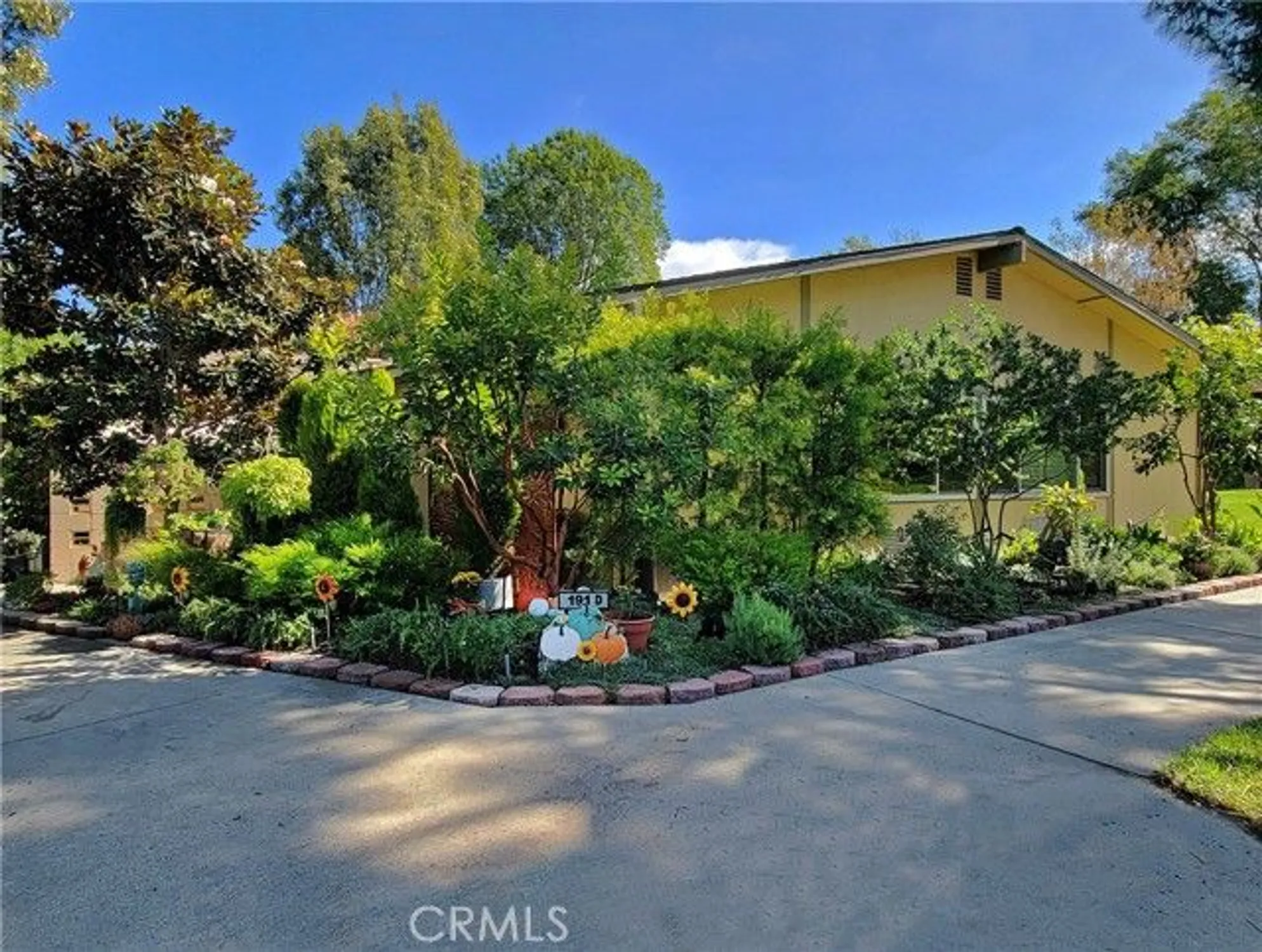 Property Slideshow image 2 of 33 | 191 avenida majorca d, Laguna Woods, CA, 92637