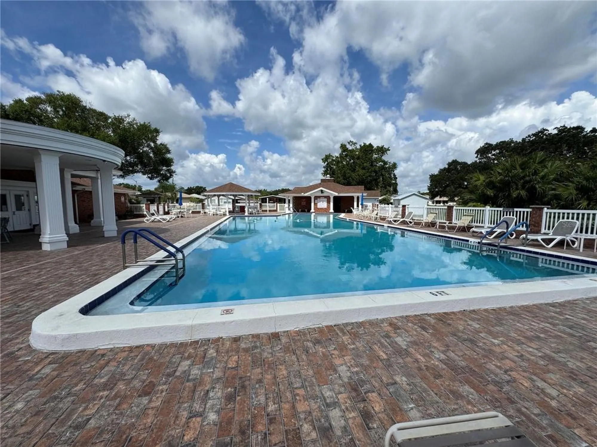 Property Slideshow image 35 of 42 | 4805 colonnades cir, Lakeland, FL, 33811