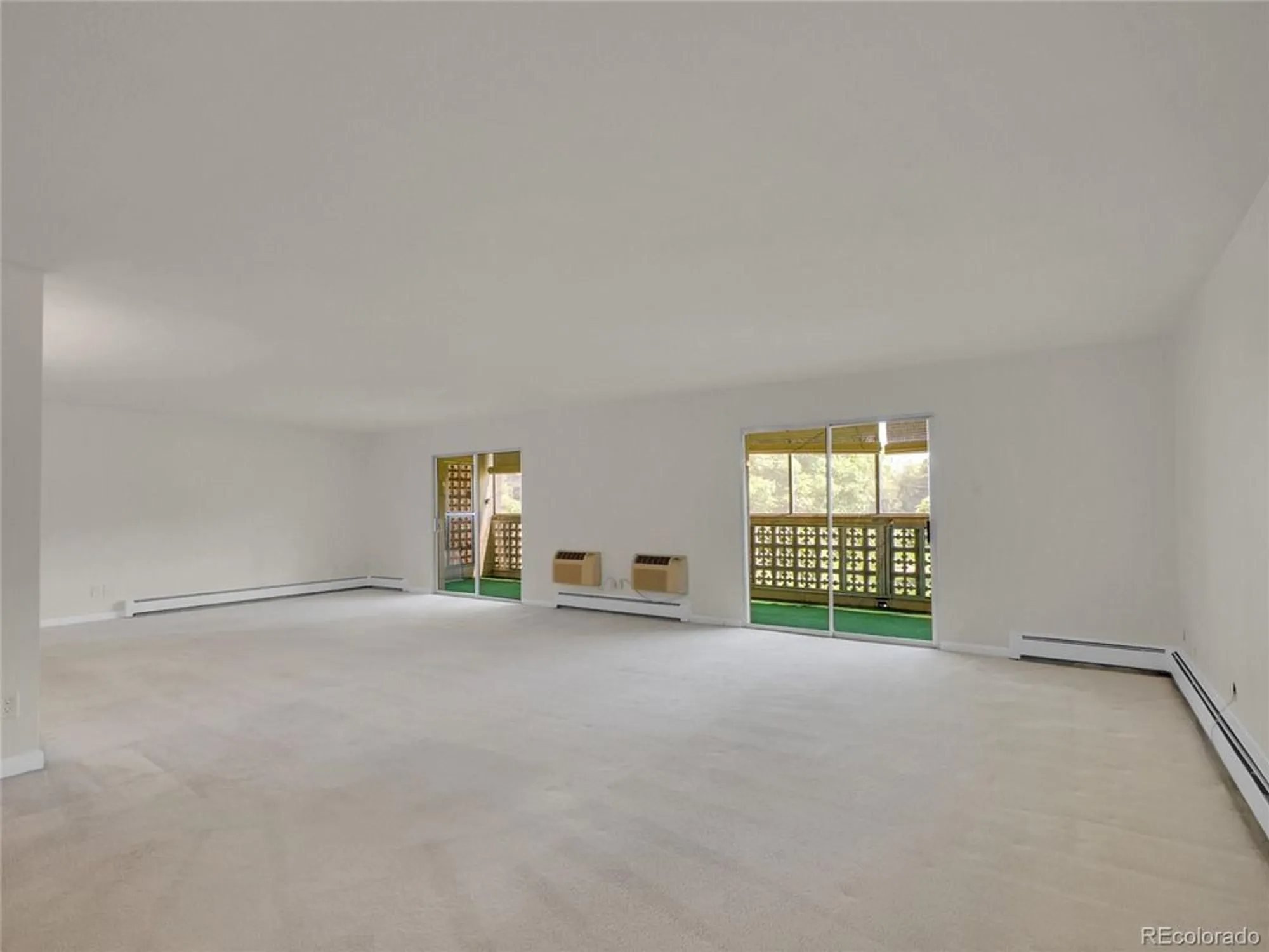 Property Slideshow image 3 of 40 | 3144 s wheeling way apt 206, Aurora, CO, 80014